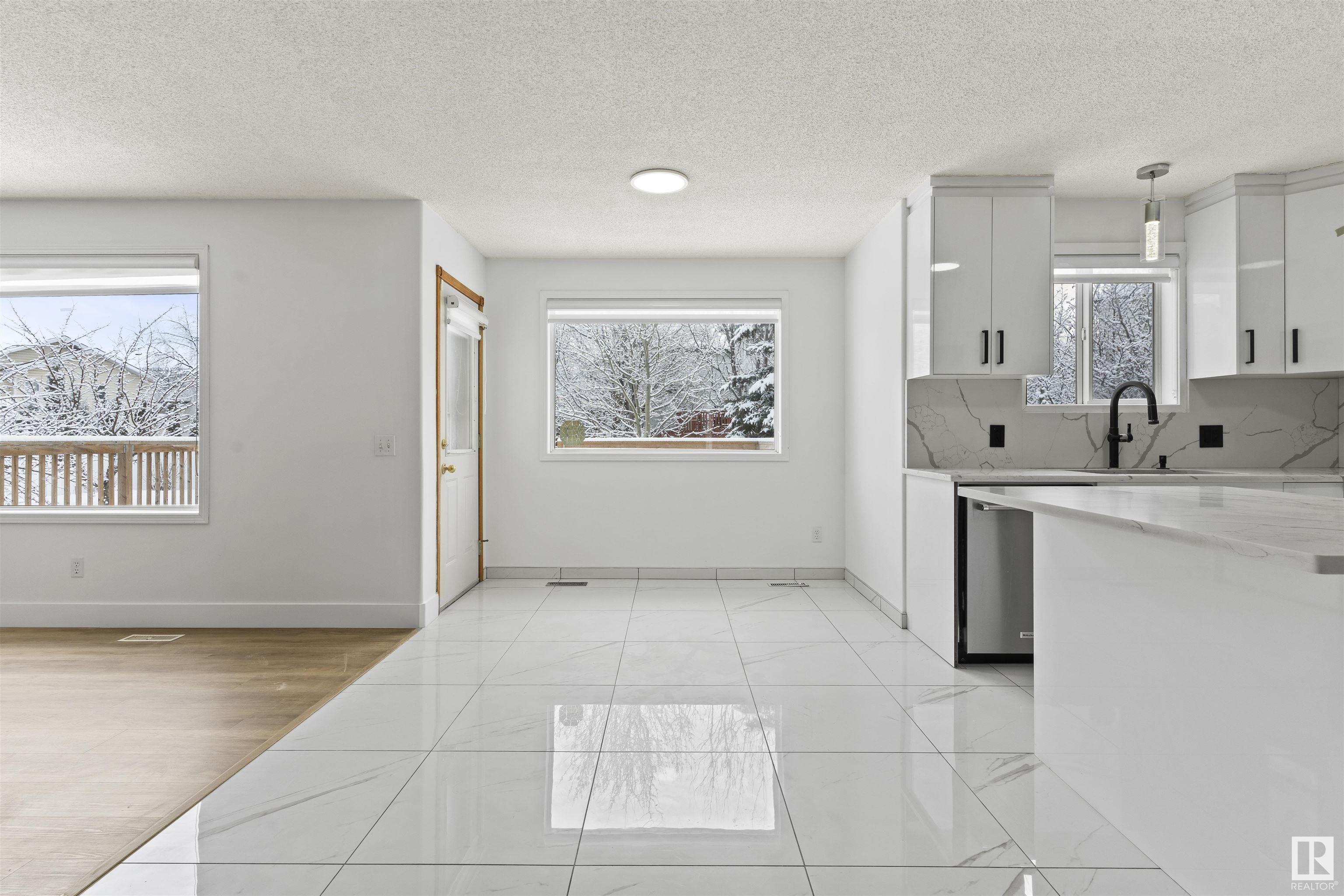      3105 41a Ave NW , Edmonton,  ,T6T 1J4 ;  Listing Number: MLS E4420057