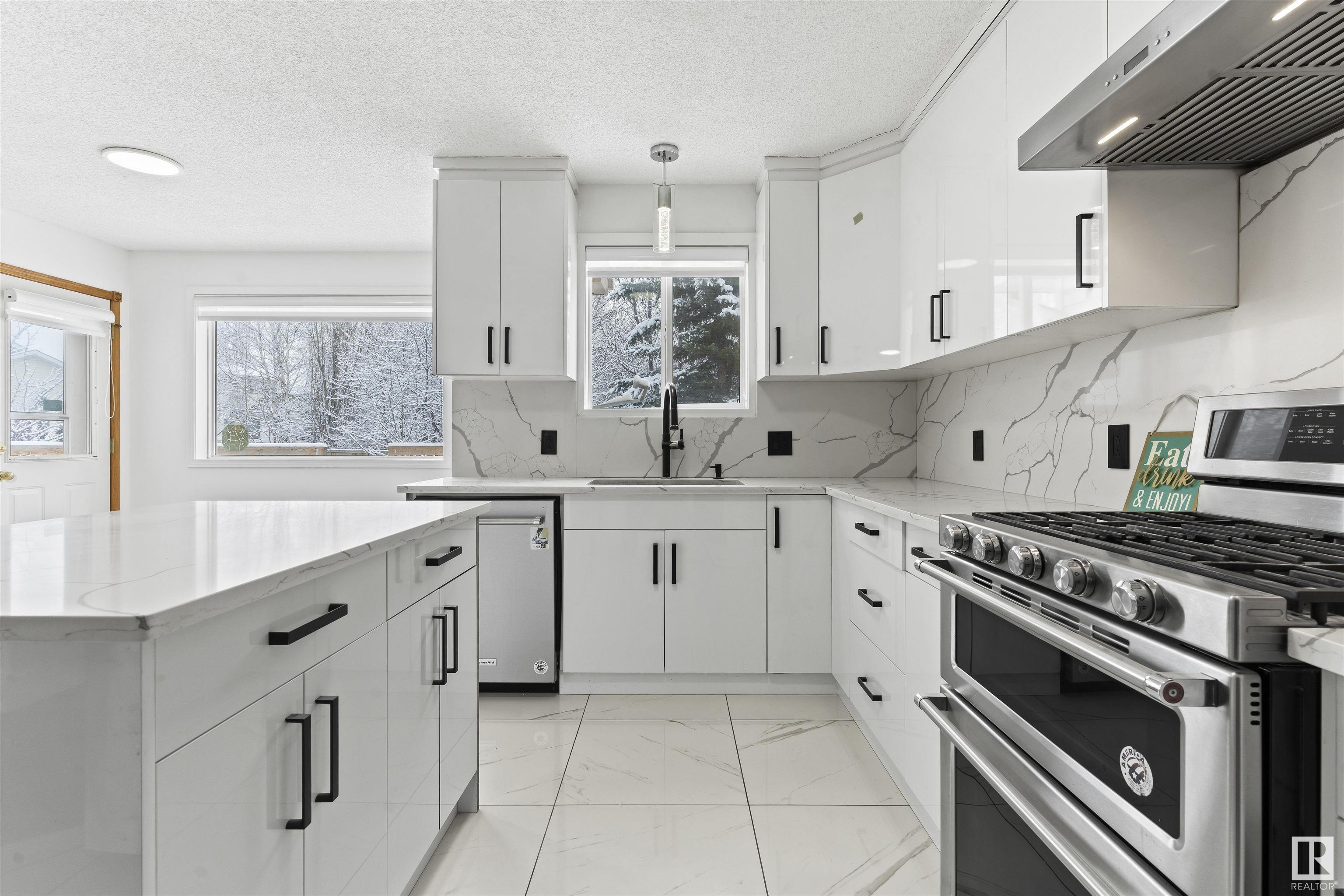      3105 41a Ave NW , Edmonton,  ,T6T 1J4 ;  Listing Number: MLS E4420057