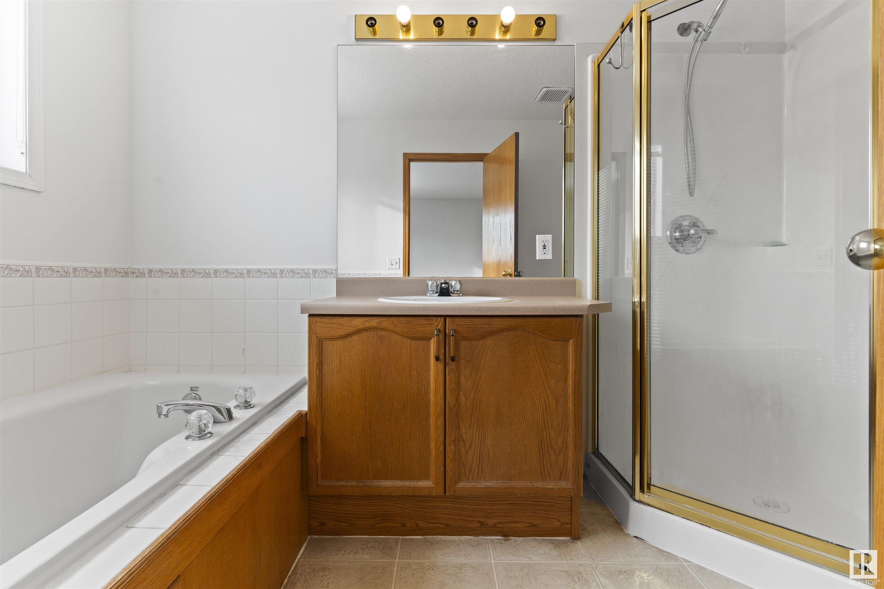      3105 41a Ave NW , Edmonton,  ,T6T 1J4 ;  Listing Number: MLS E4420057