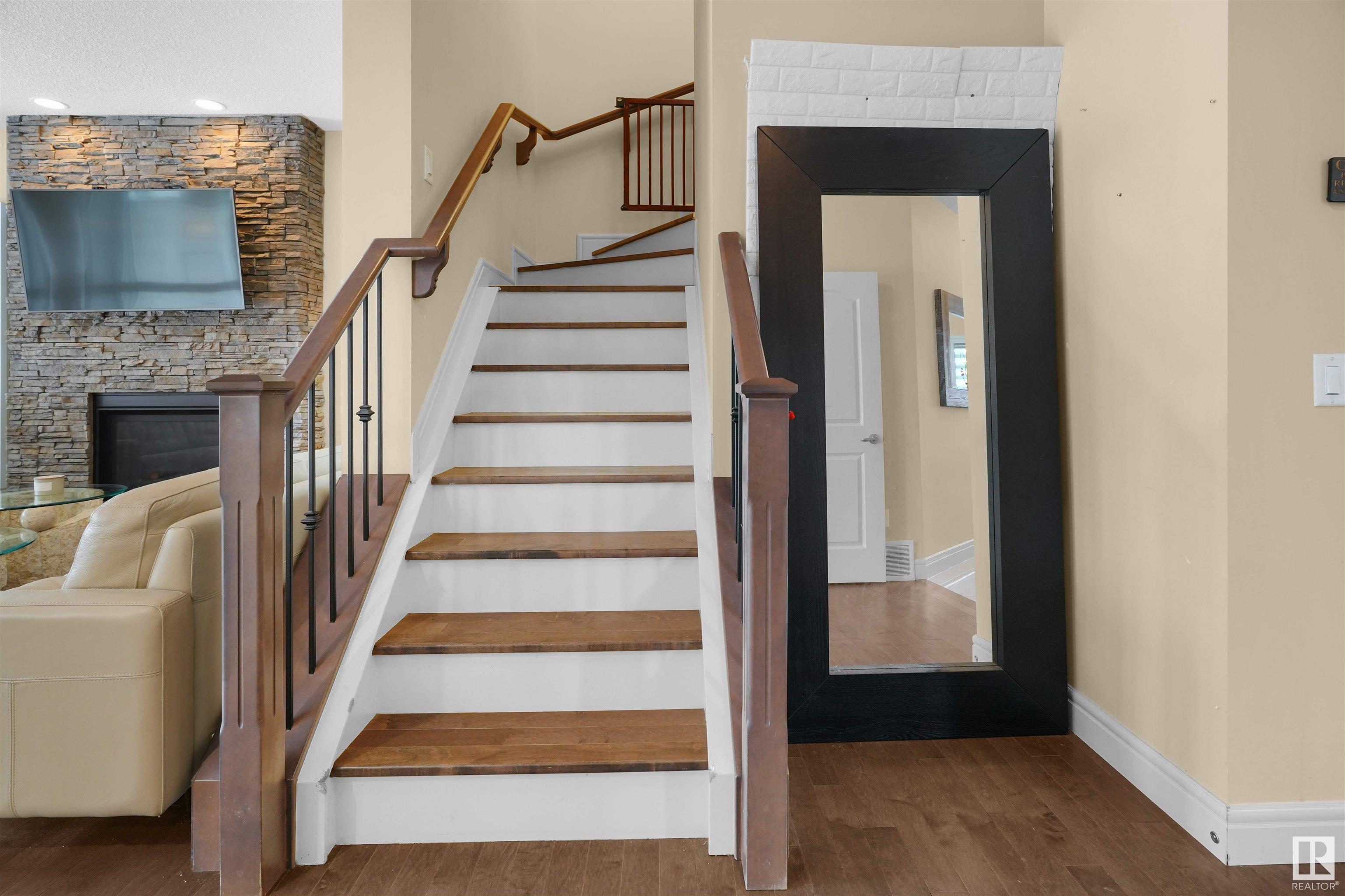      3224 Abott Crescent SW SW , Edmonton,  ,T6W 2V3 ;  Listing Number: MLS E4420059