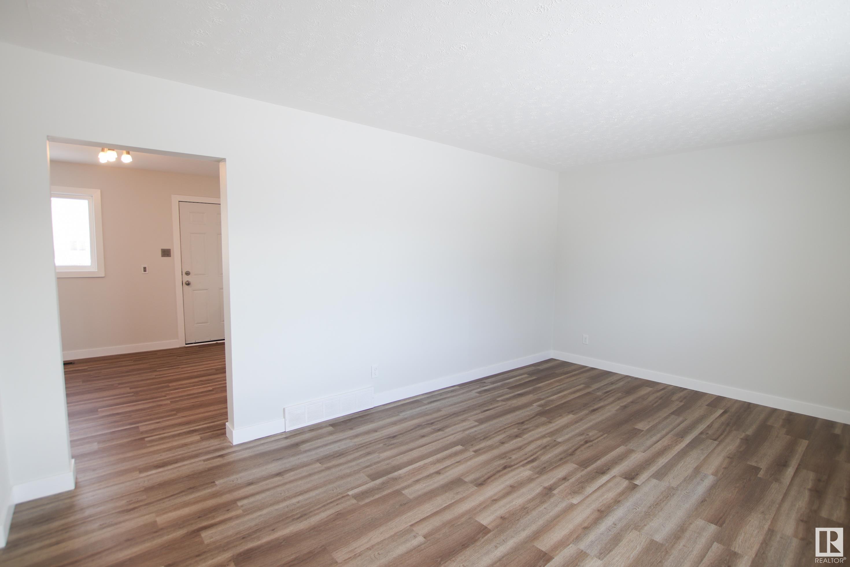      13321 90 ST NW , Edmonton,  ,T5E 3M7 ;  Listing Number: MLS E4420061