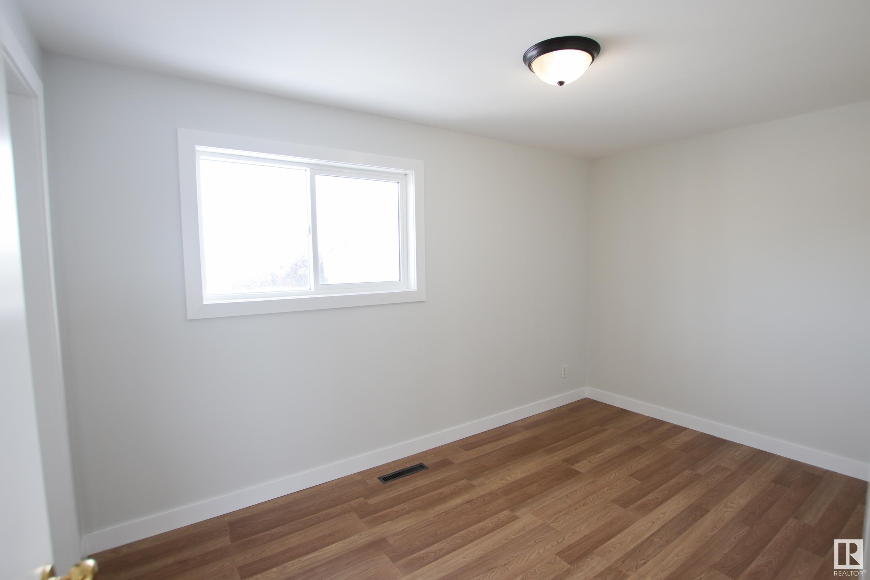      13321 90 ST NW , Edmonton,  ,T5E 3M7 ;  Listing Number: MLS E4420061
