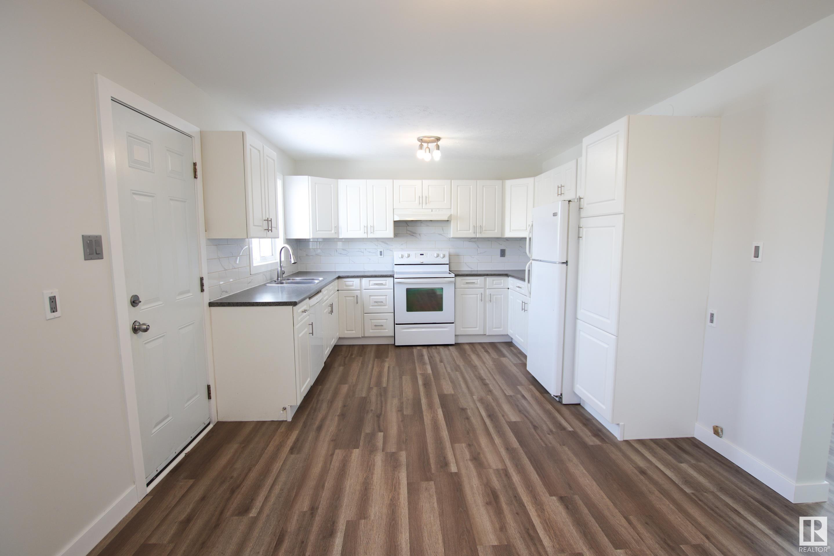      13321 90 ST NW , Edmonton,  ,T5E 3M7 ;  Listing Number: MLS E4420061