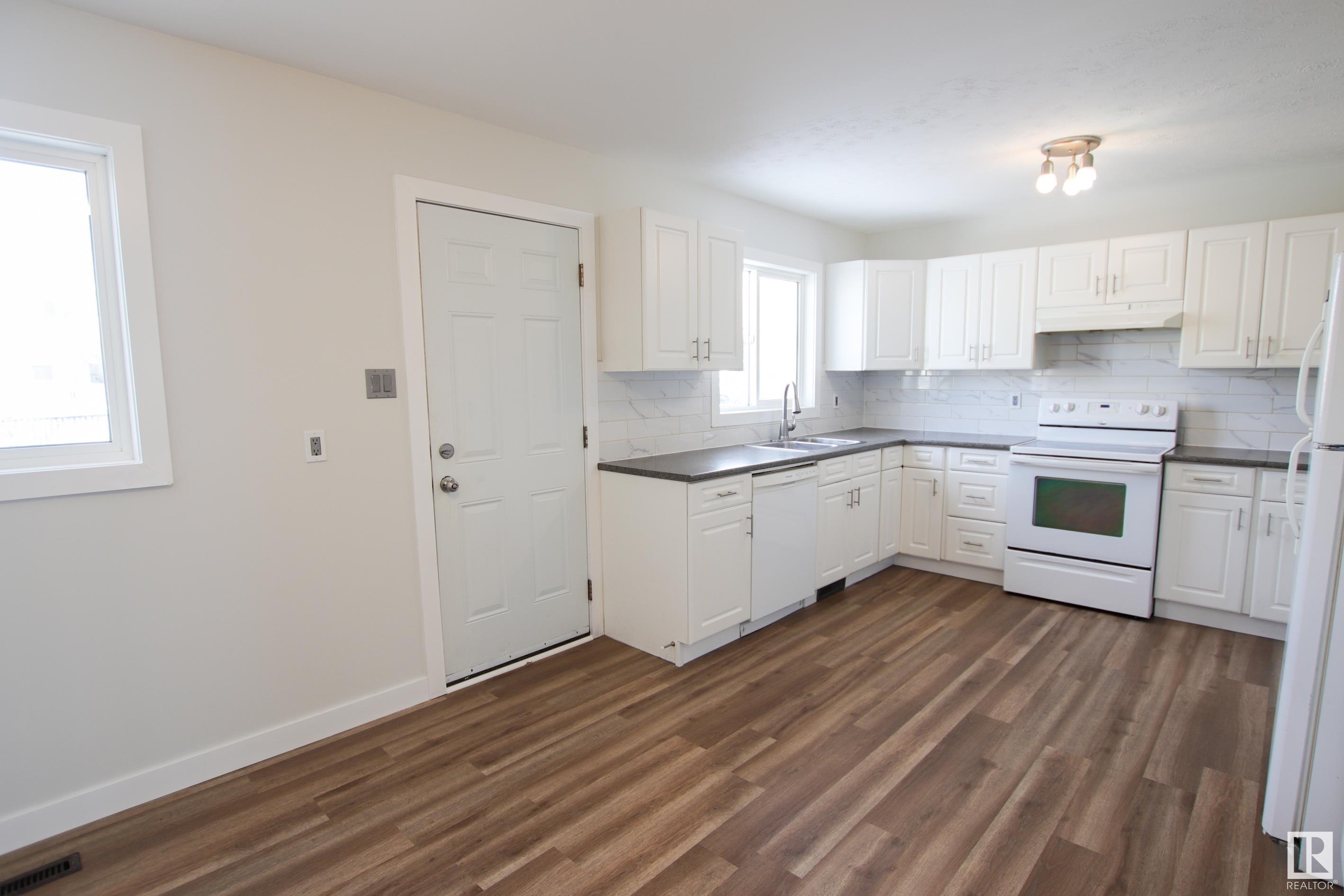      13321 90 ST NW , Edmonton,  ,T5E 3M7 ;  Listing Number: MLS E4420061