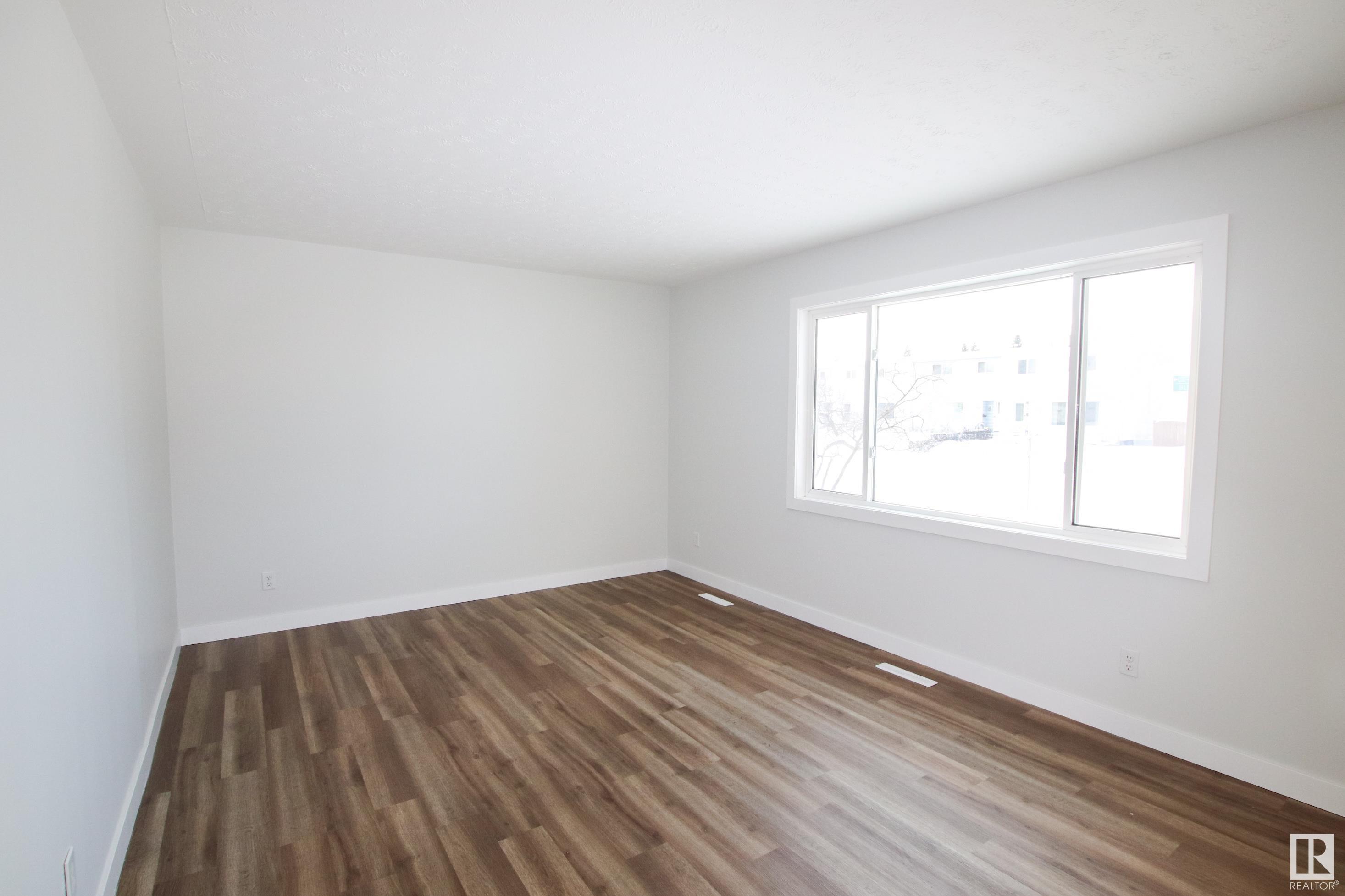      13321 90 ST NW , Edmonton,  ,T5E 3M7 ;  Listing Number: MLS E4420061