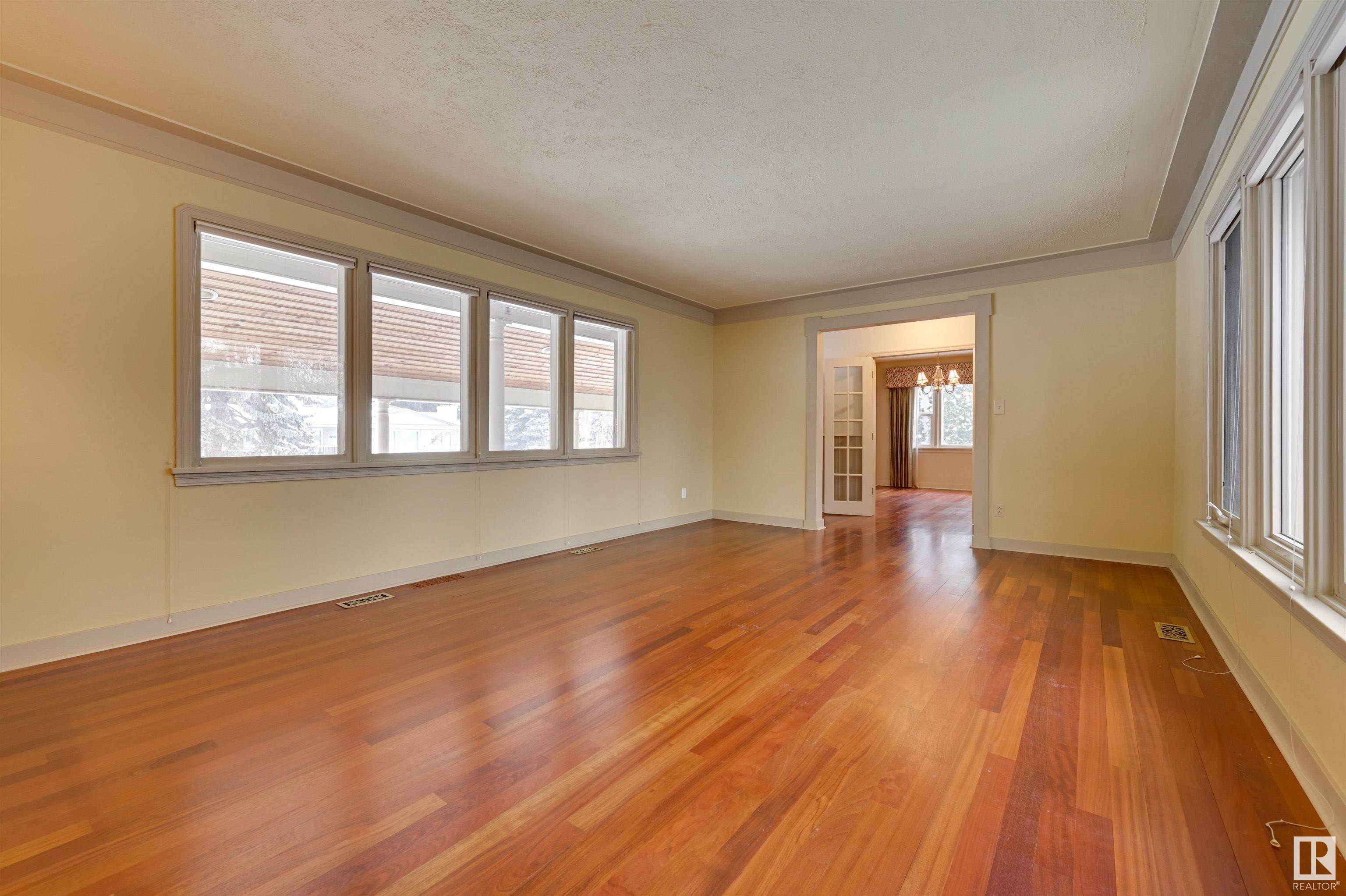      13607 101 AV NW , Edmonton,  ,T5N 0J4 ;  Listing Number: MLS E4420064