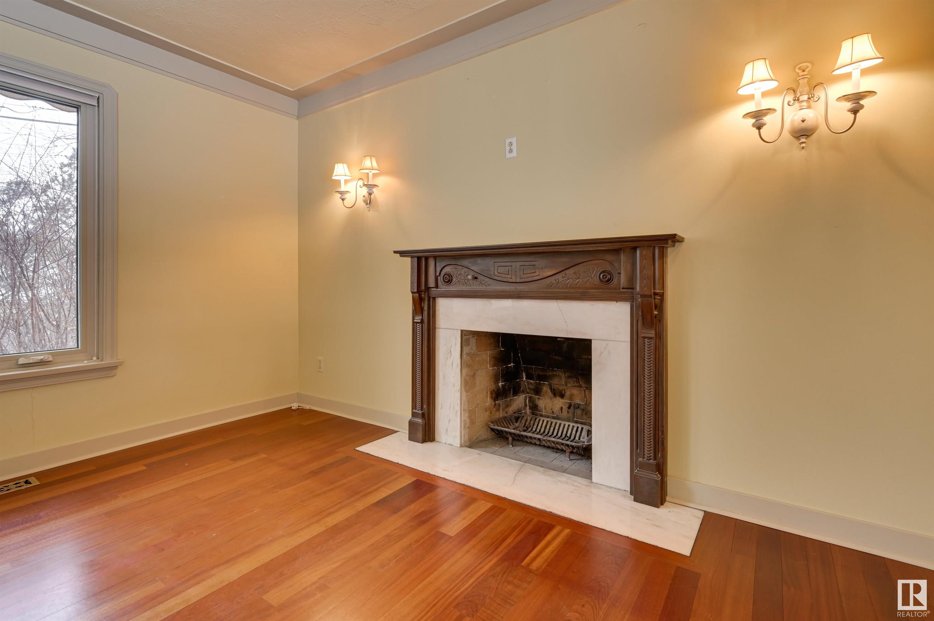      13607 101 AV NW , Edmonton,  ,T5N 0J4 ;  Listing Number: MLS E4420064