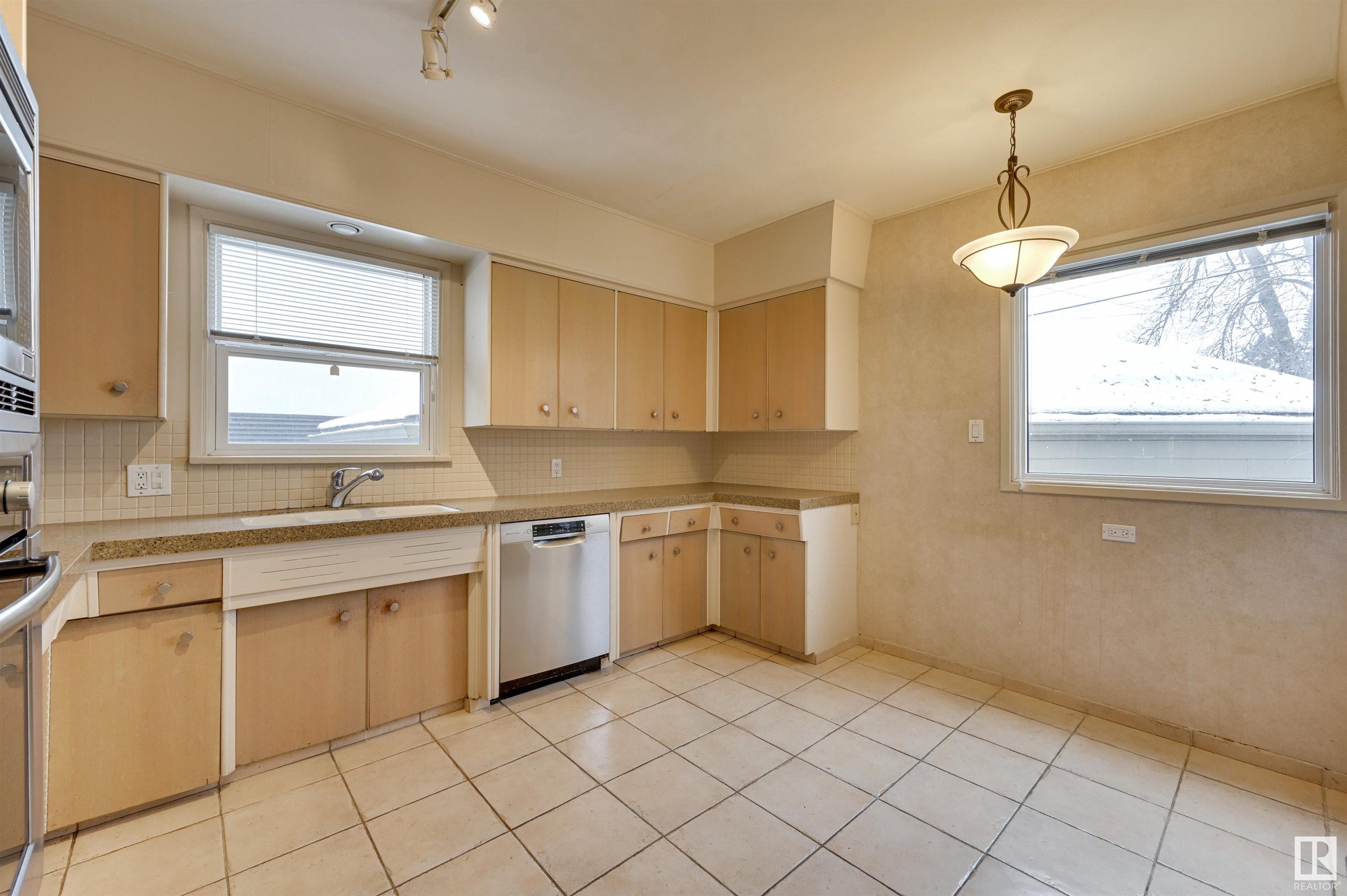      13607 101 AV NW , Edmonton,  ,T5N 0J4 ;  Listing Number: MLS E4420064
