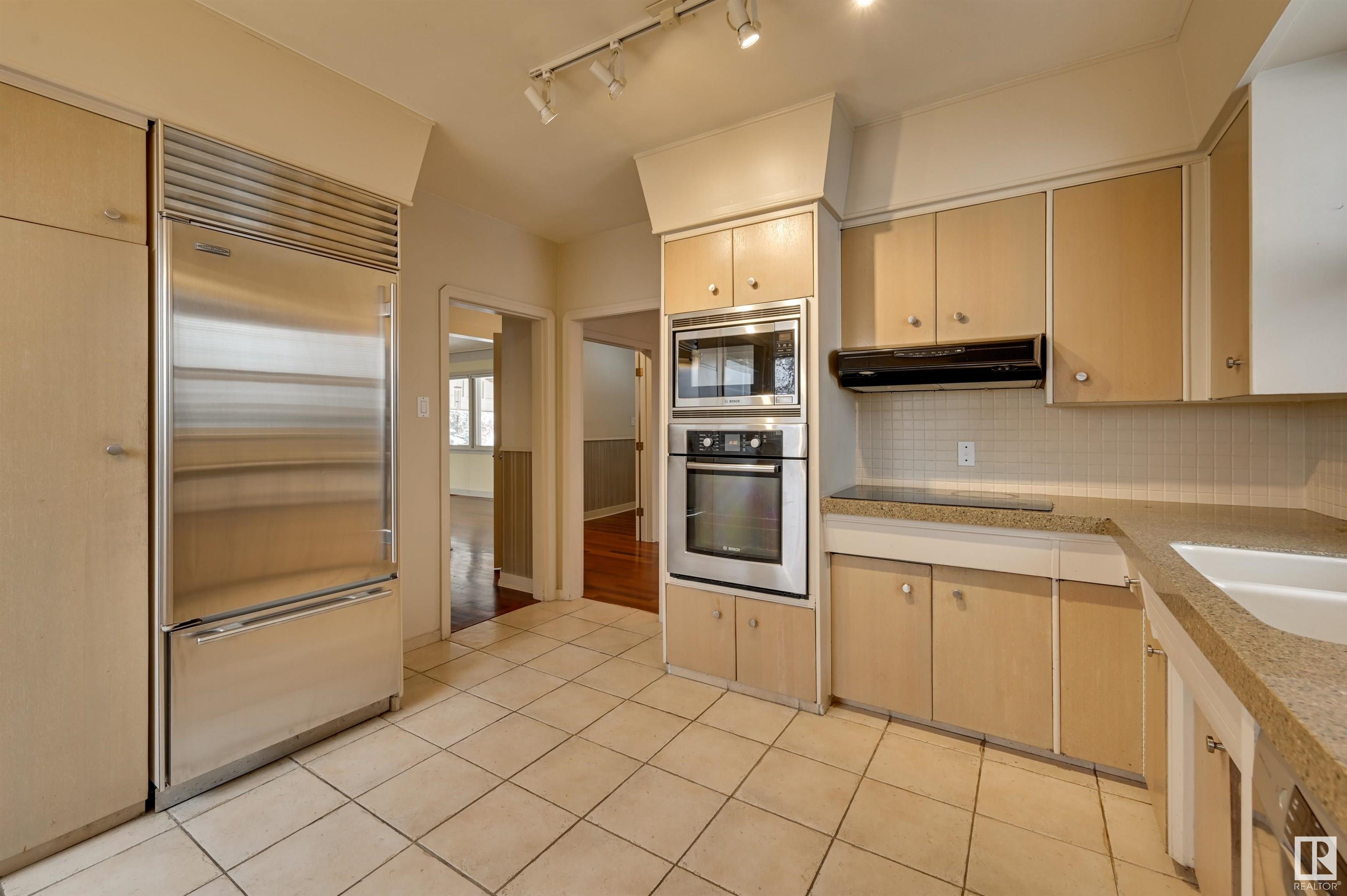      13607 101 AV NW , Edmonton,  ,T5N 0J4 ;  Listing Number: MLS E4420064