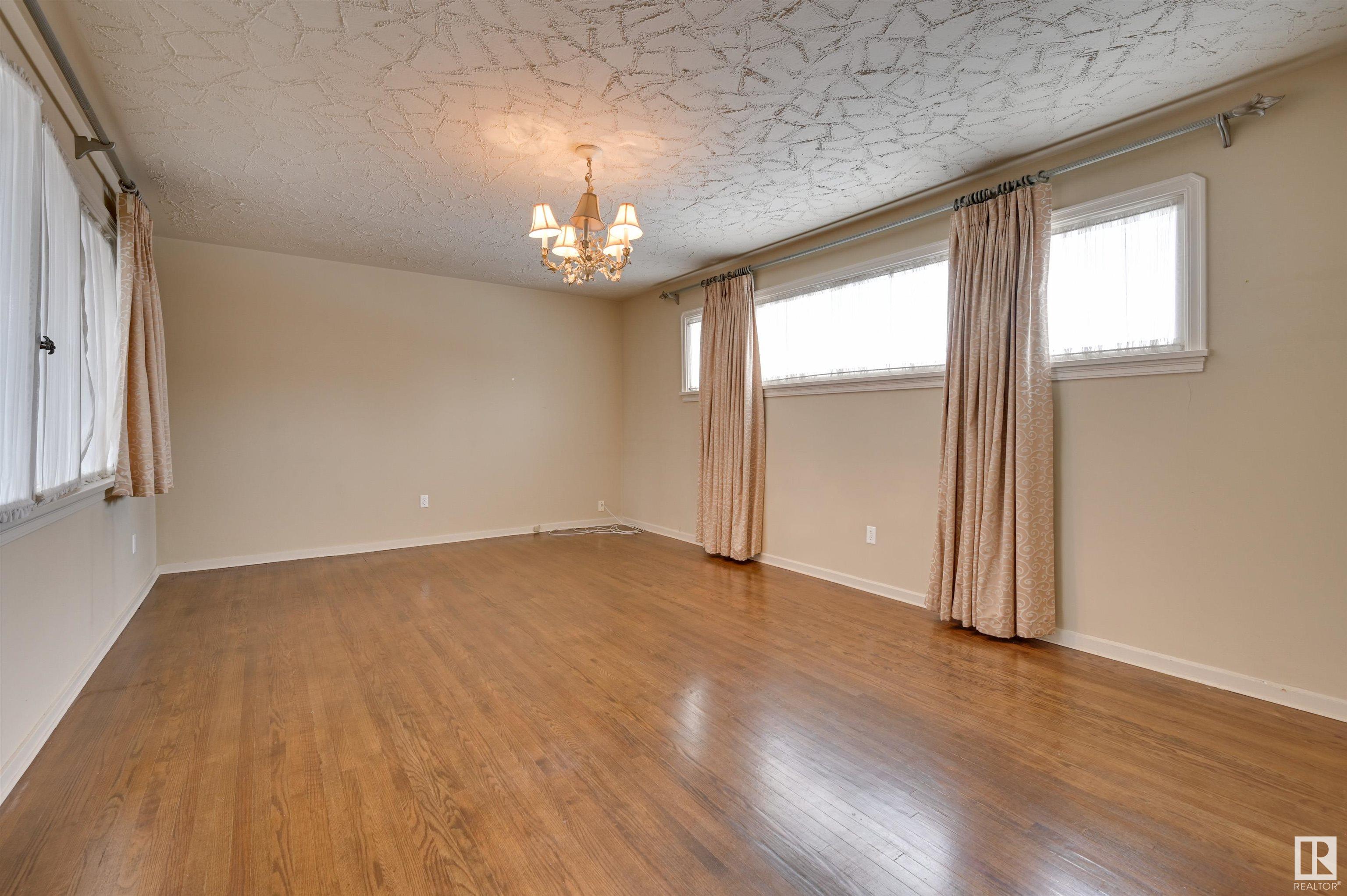      13607 101 AV NW , Edmonton,  ,T5N 0J4 ;  Listing Number: MLS E4420064