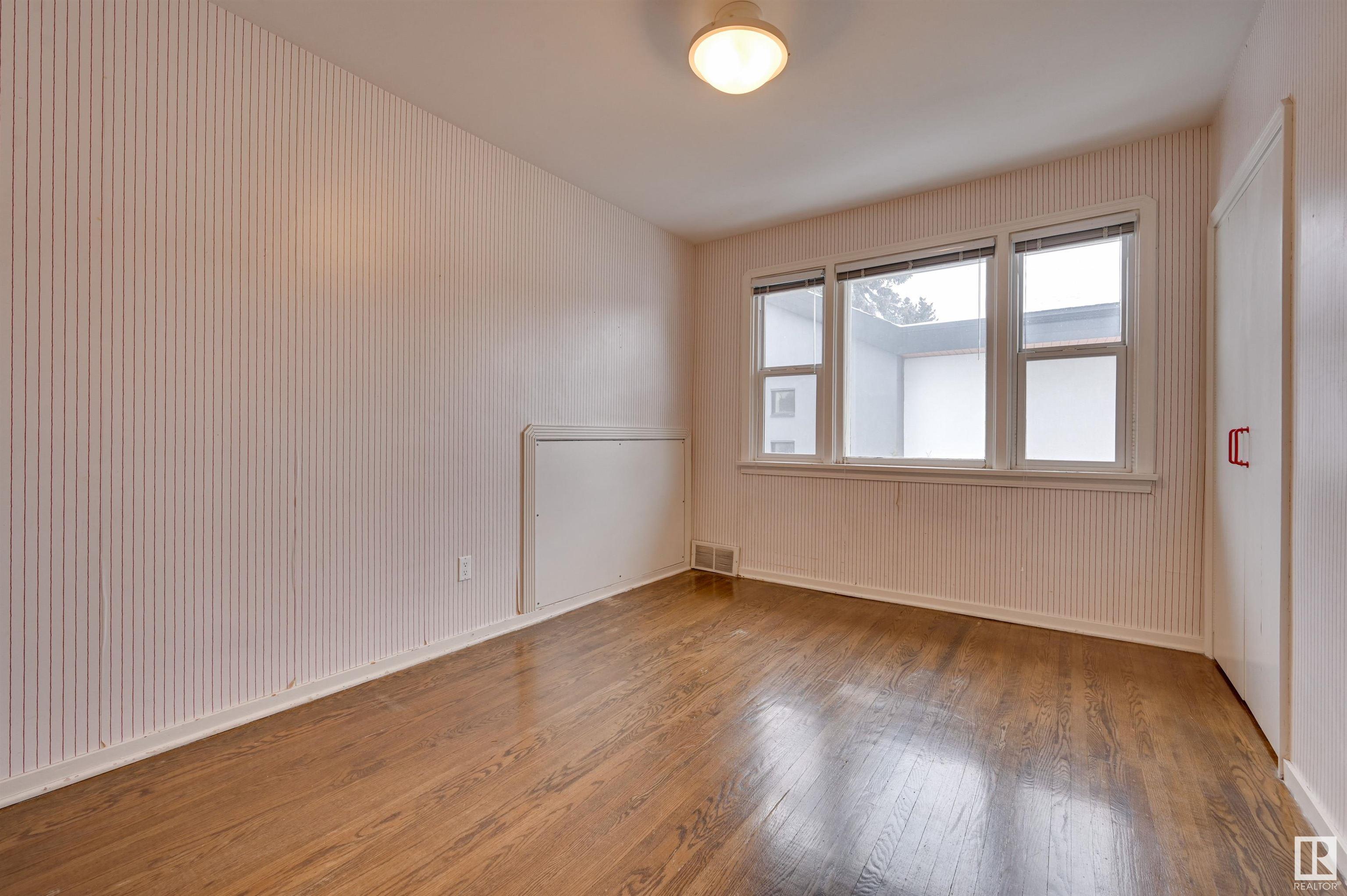      13607 101 AV NW , Edmonton,  ,T5N 0J4 ;  Listing Number: MLS E4420064