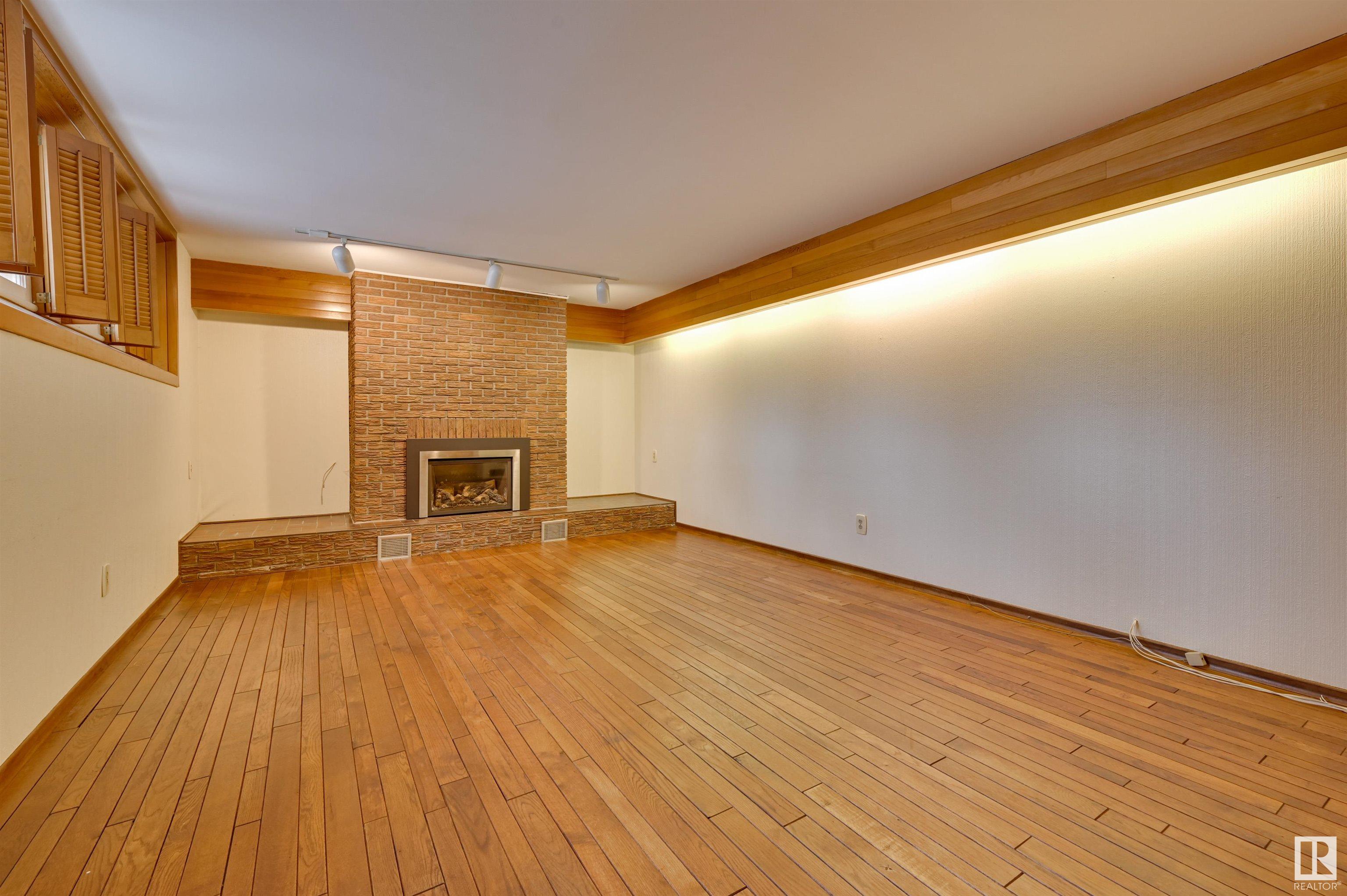      13607 101 AV NW , Edmonton,  ,T5N 0J4 ;  Listing Number: MLS E4420064