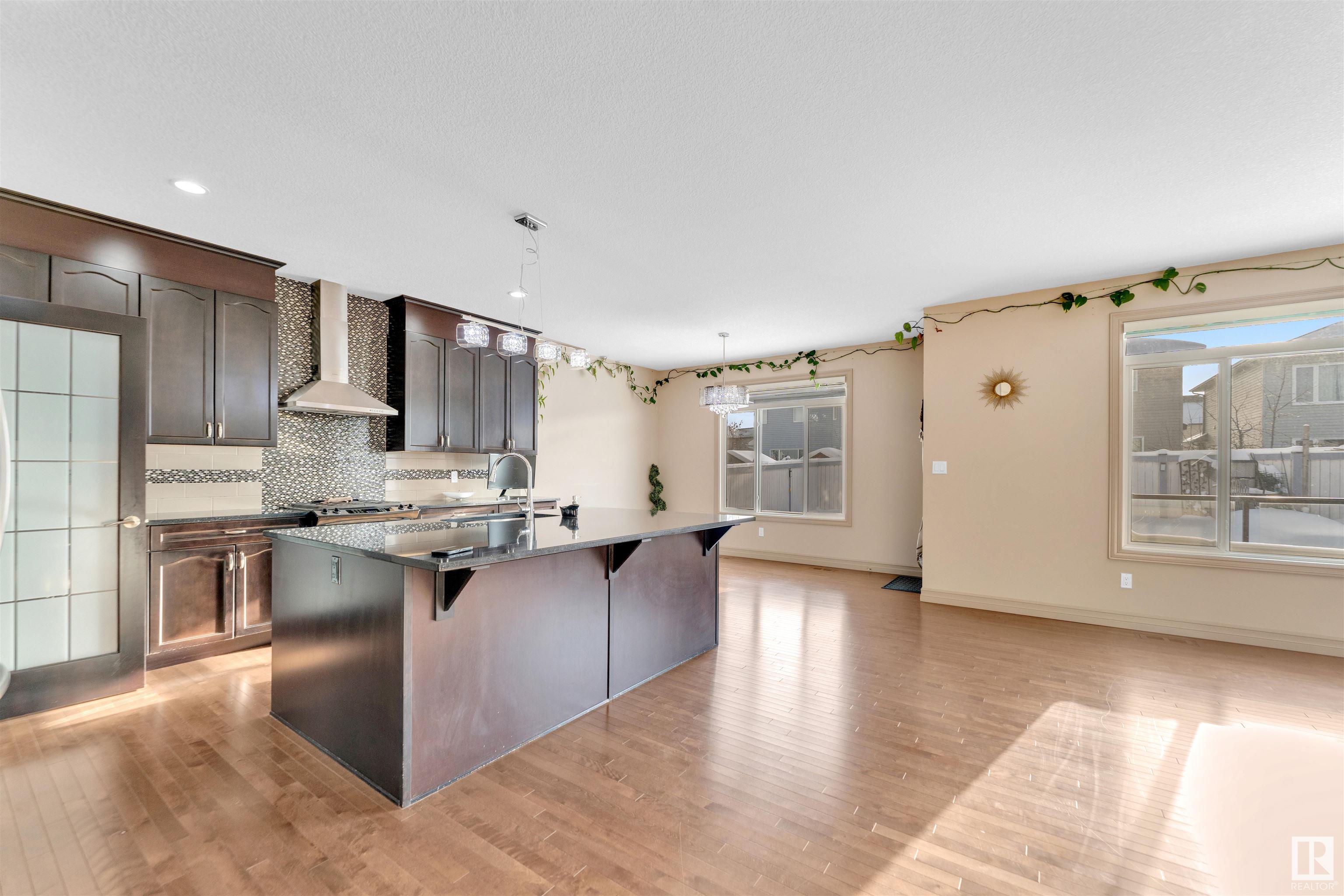      3307 21 AV NW , Edmonton,  ,T6T 0K9 ;  Listing Number: MLS E4420076