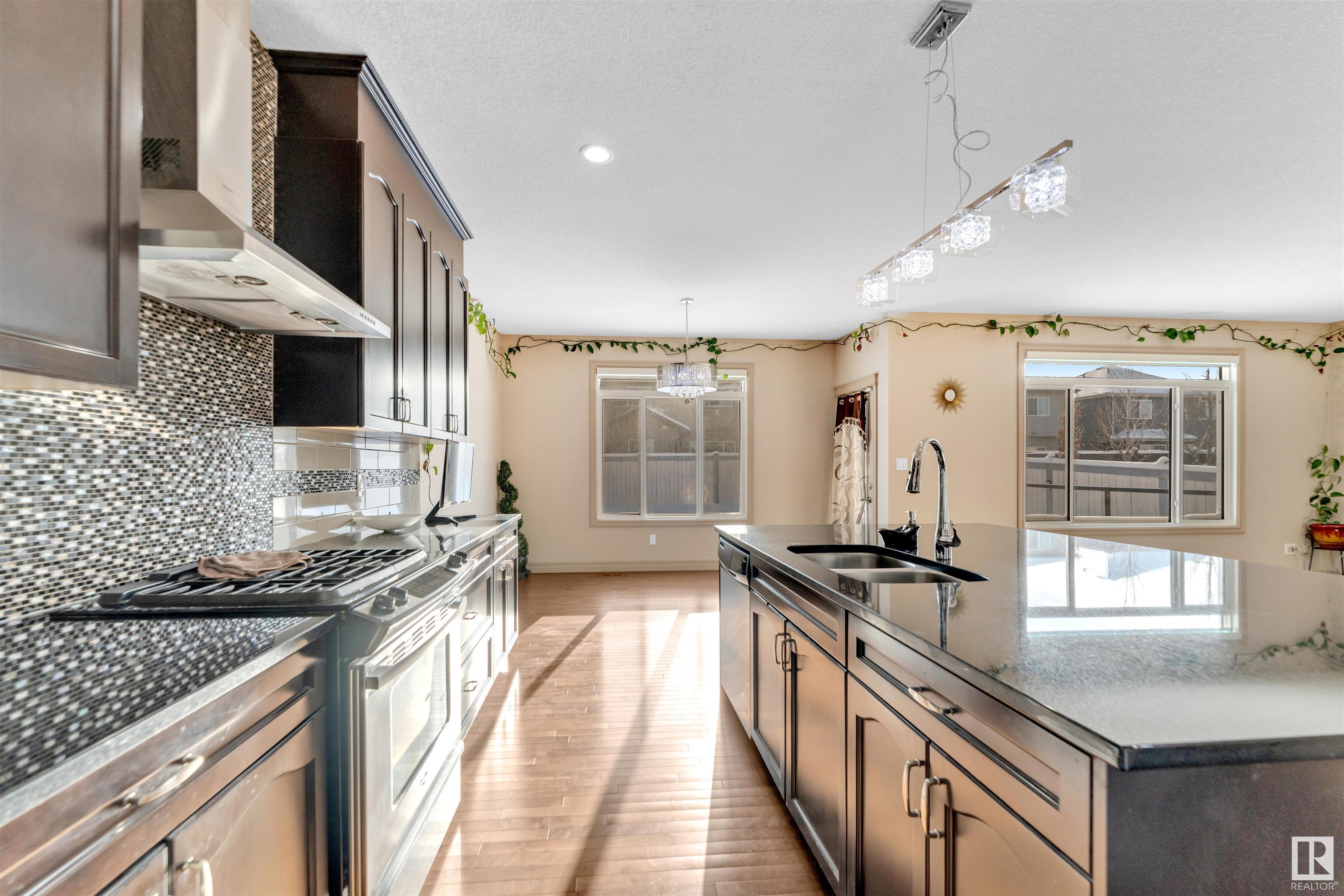      3307 21 AV NW , Edmonton,  ,T6T 0K9 ;  Listing Number: MLS E4420076
