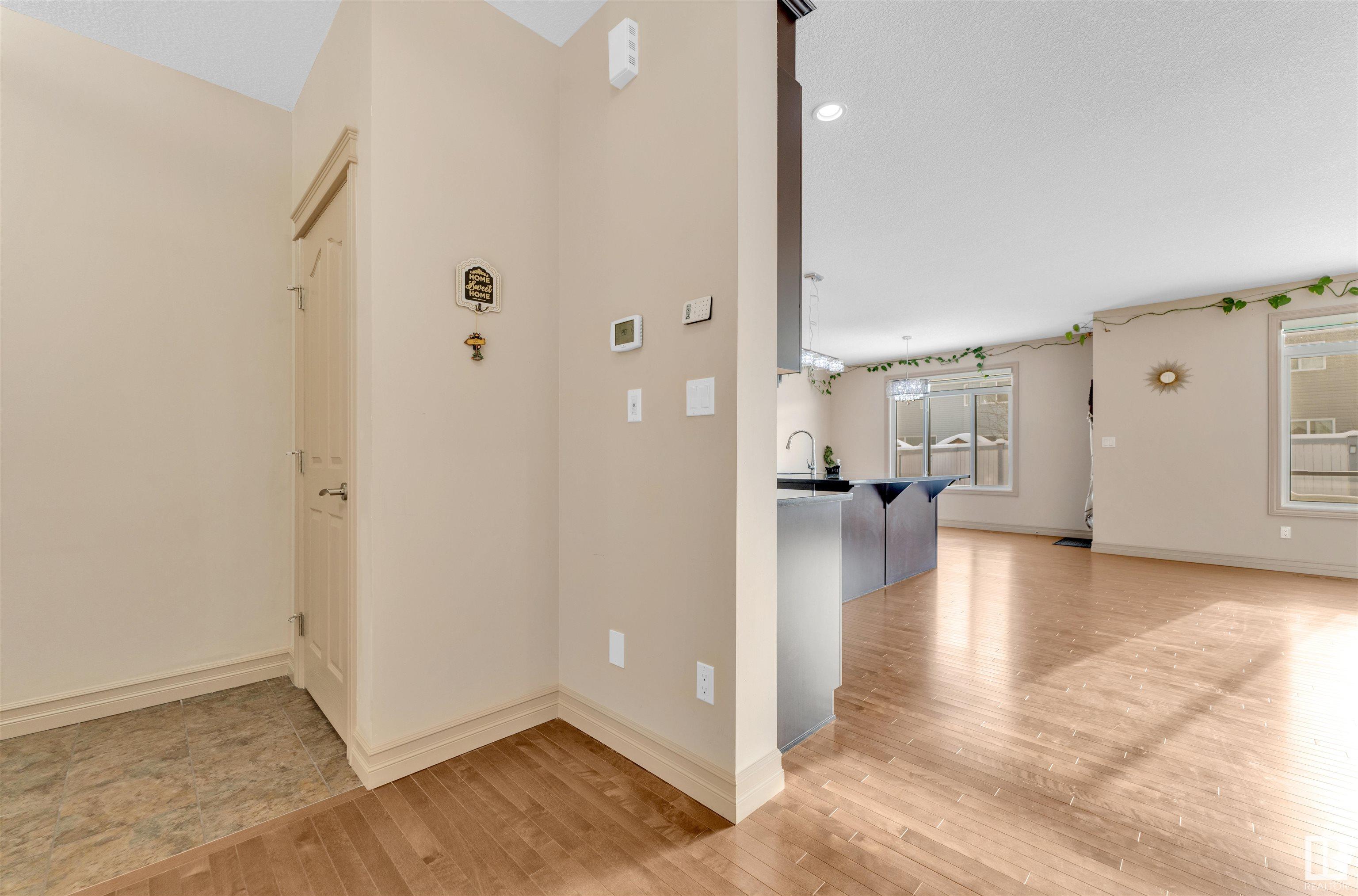      3307 21 AV NW , Edmonton,  ,T6T 0K9 ;  Listing Number: MLS E4420076