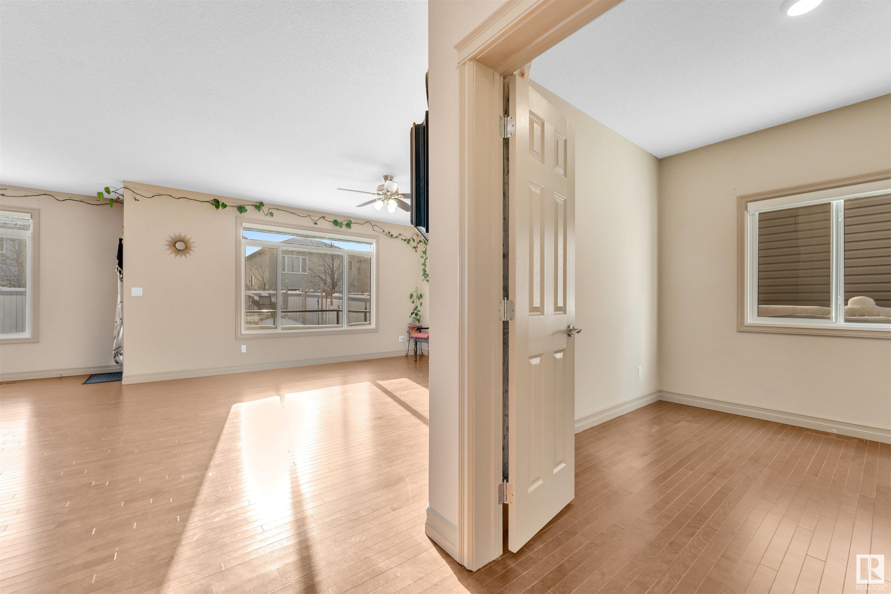      3307 21 AV NW , Edmonton,  ,T6T 0K9 ;  Listing Number: MLS E4420076