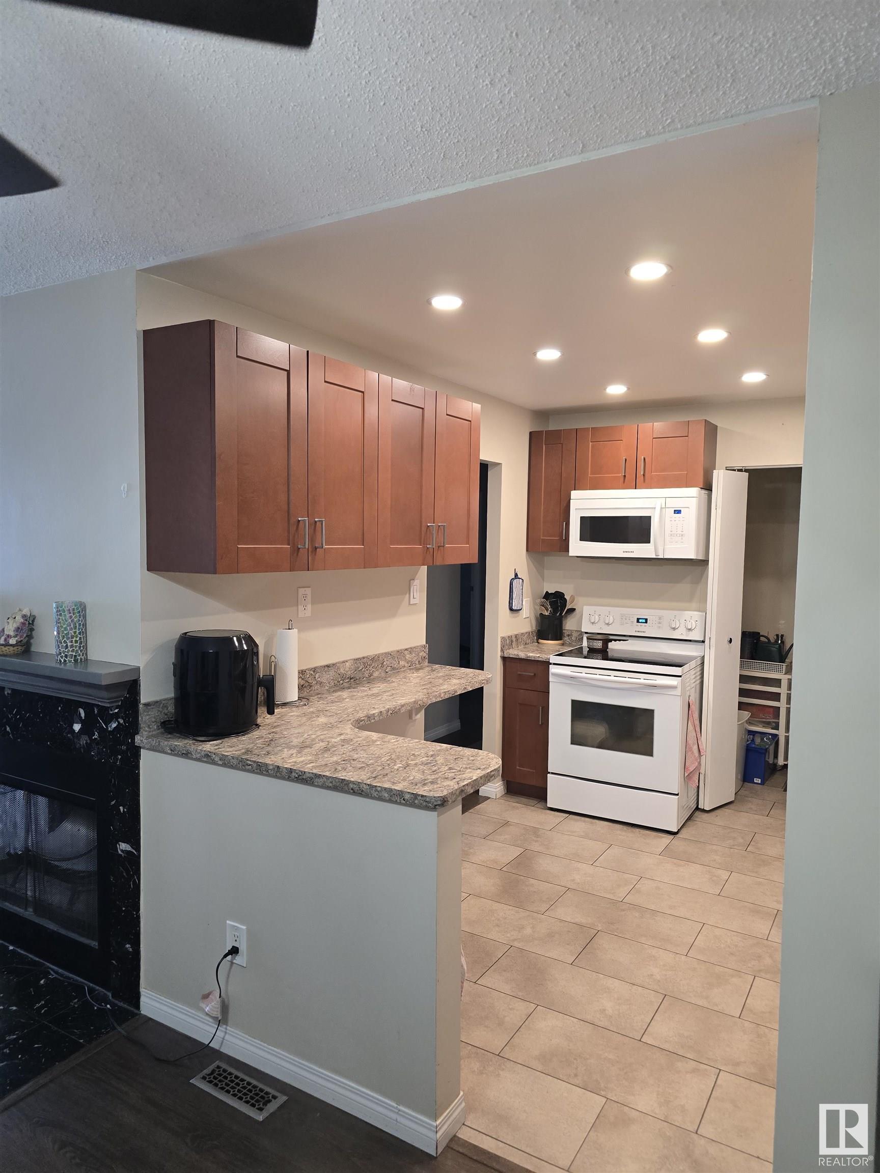     2320 151 AV NW NW , Edmonton,  ,T5Y 2L1 ;  Listing Number: MLS E4420083
