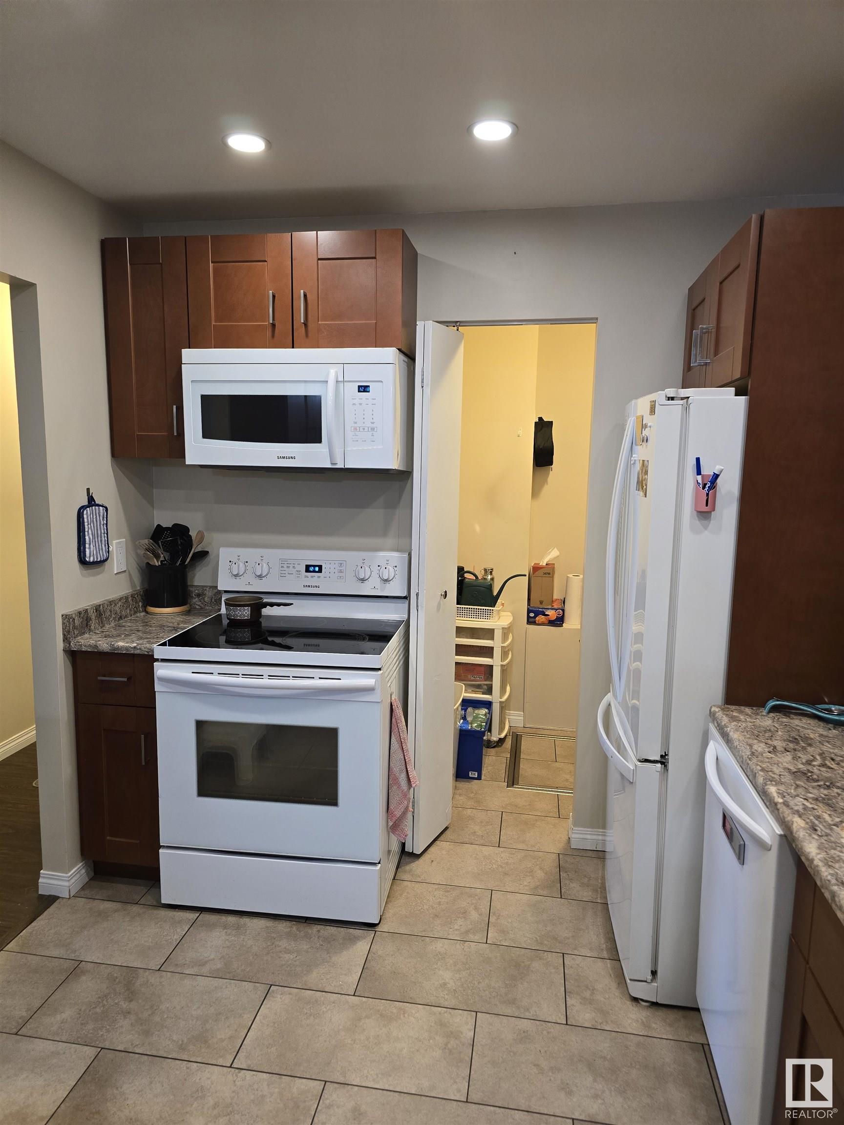      2320 151 AV NW NW , Edmonton,  ,T5Y 2L1 ;  Listing Number: MLS E4420083