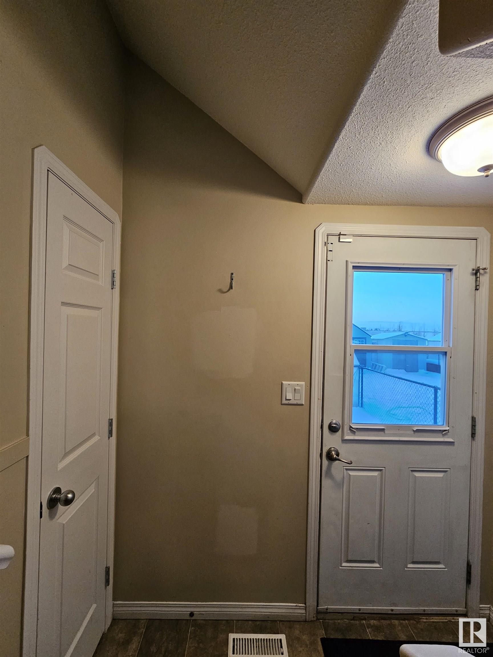      4108 47 ST , Drayton Valley,  ,T7A 1G6 ;  Listing Number: MLS E4420091