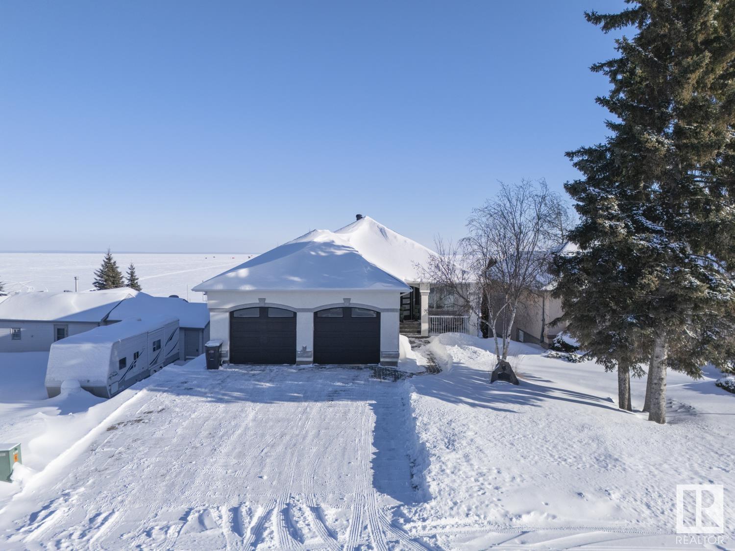      718 Beach AV , Cold Lake,  ,T9M 1G5 ;  Listing Number: MLS E4420097