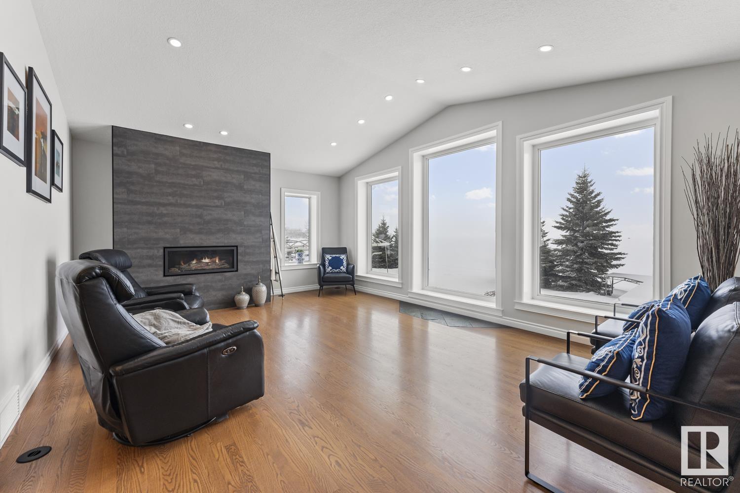      718 Beach AV , Cold Lake,  ,T9M 1G5 ;  Listing Number: MLS E4420097