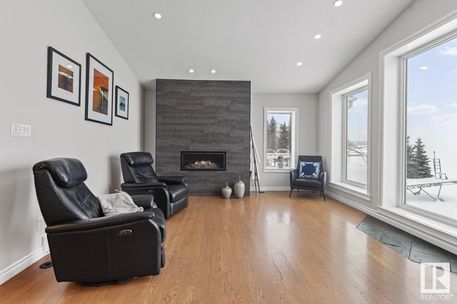      718 Beach AV , Cold Lake,  ,T9M 1G5 ;  Listing Number: MLS E4420097