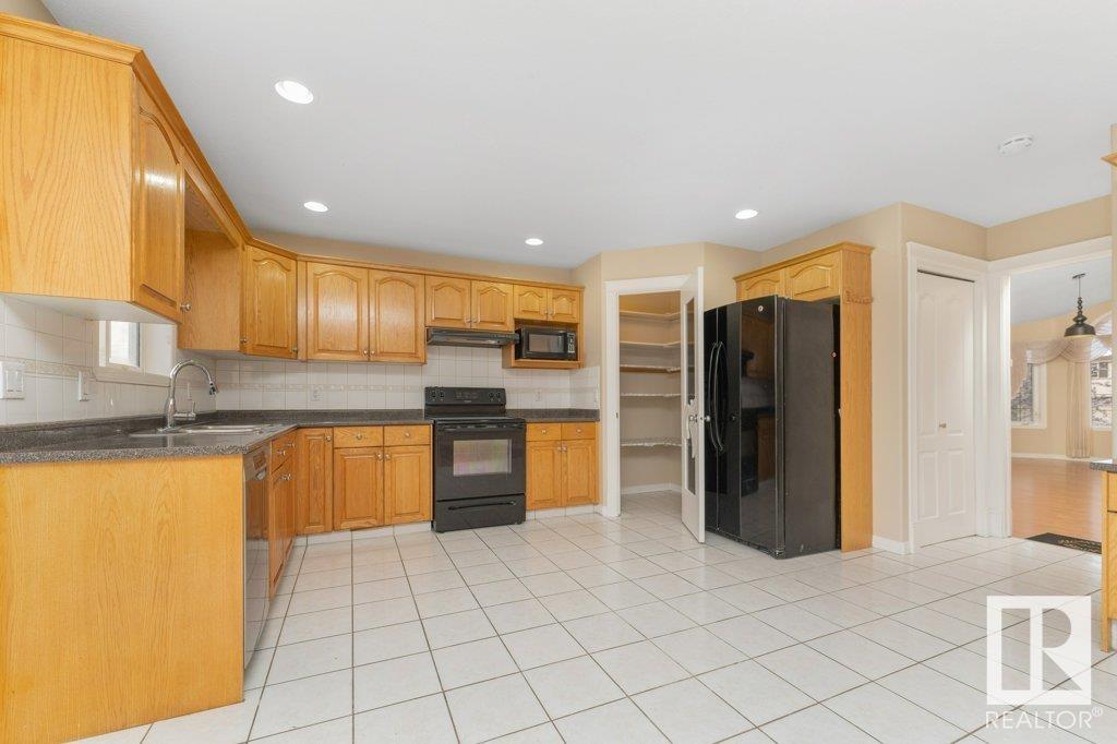      2423 35 AV NW NW , Edmonton,  ,T6T 1V9 ;  Listing Number: MLS E4420098