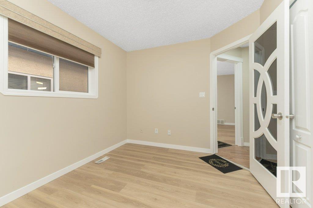      2423 35 AV NW NW , Edmonton,  ,T6T 1V9 ;  Listing Number: MLS E4420098