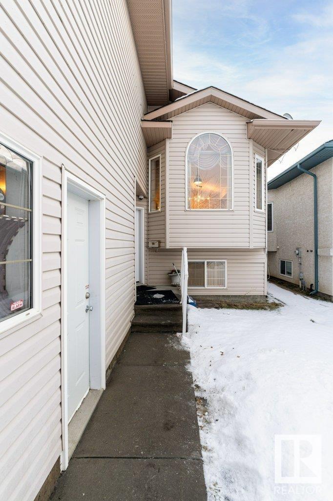      2423 35 AV NW NW , Edmonton,  ,T6T 1V9 ;  Listing Number: MLS E4420098