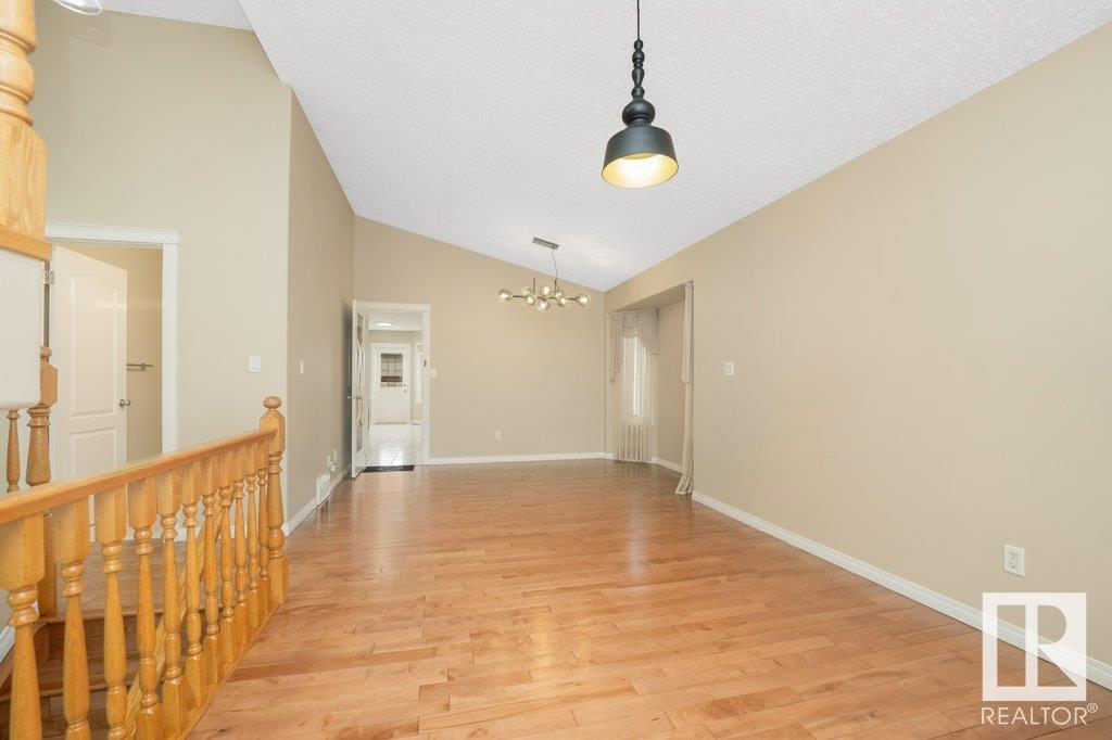      2423 35 AV NW NW , Edmonton,  ,T6T 1V9 ;  Listing Number: MLS E4420098