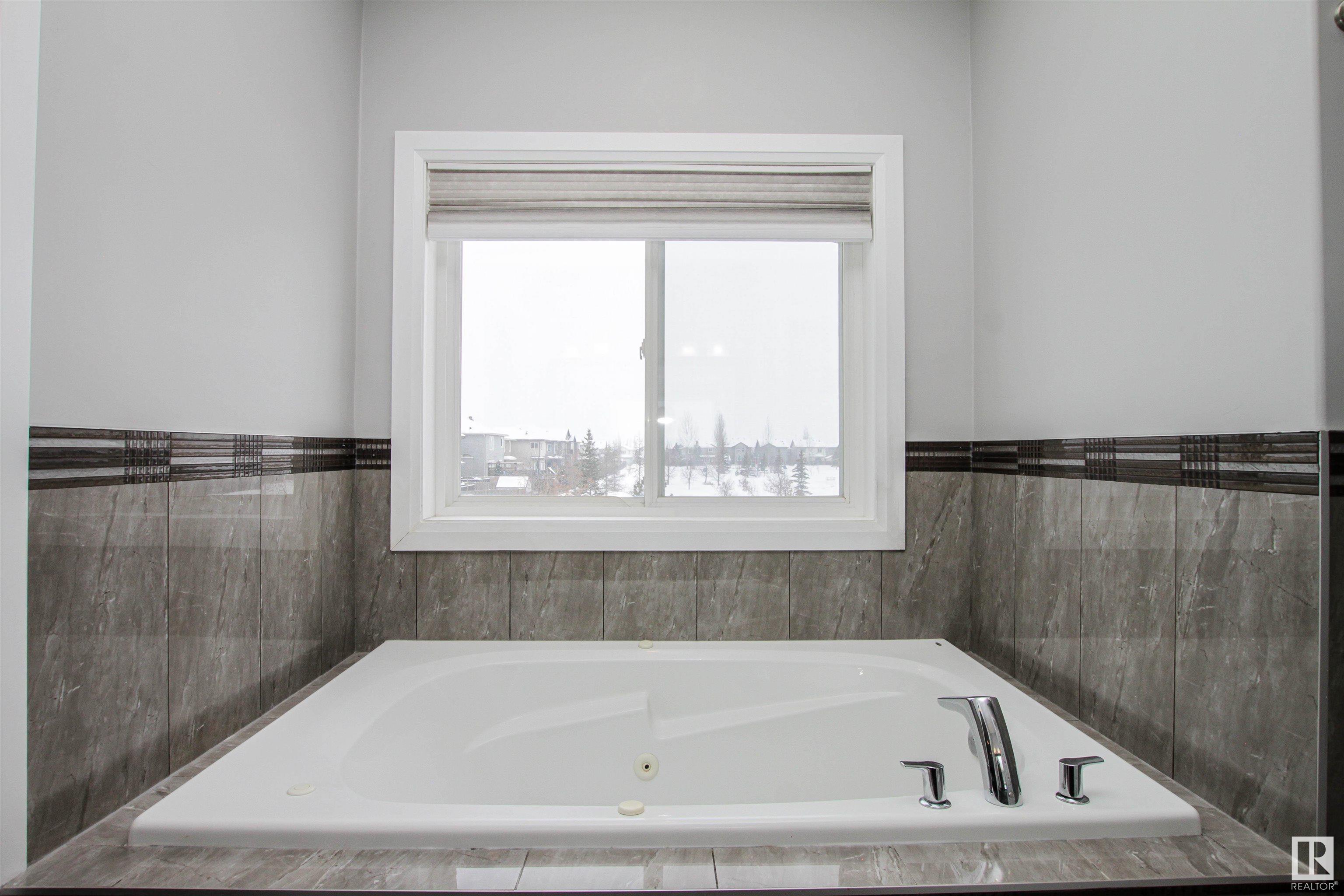      30 CANYON RD , Fort Saskatchewan,  ,T8L 0J2 ;  Listing Number: MLS E4420099