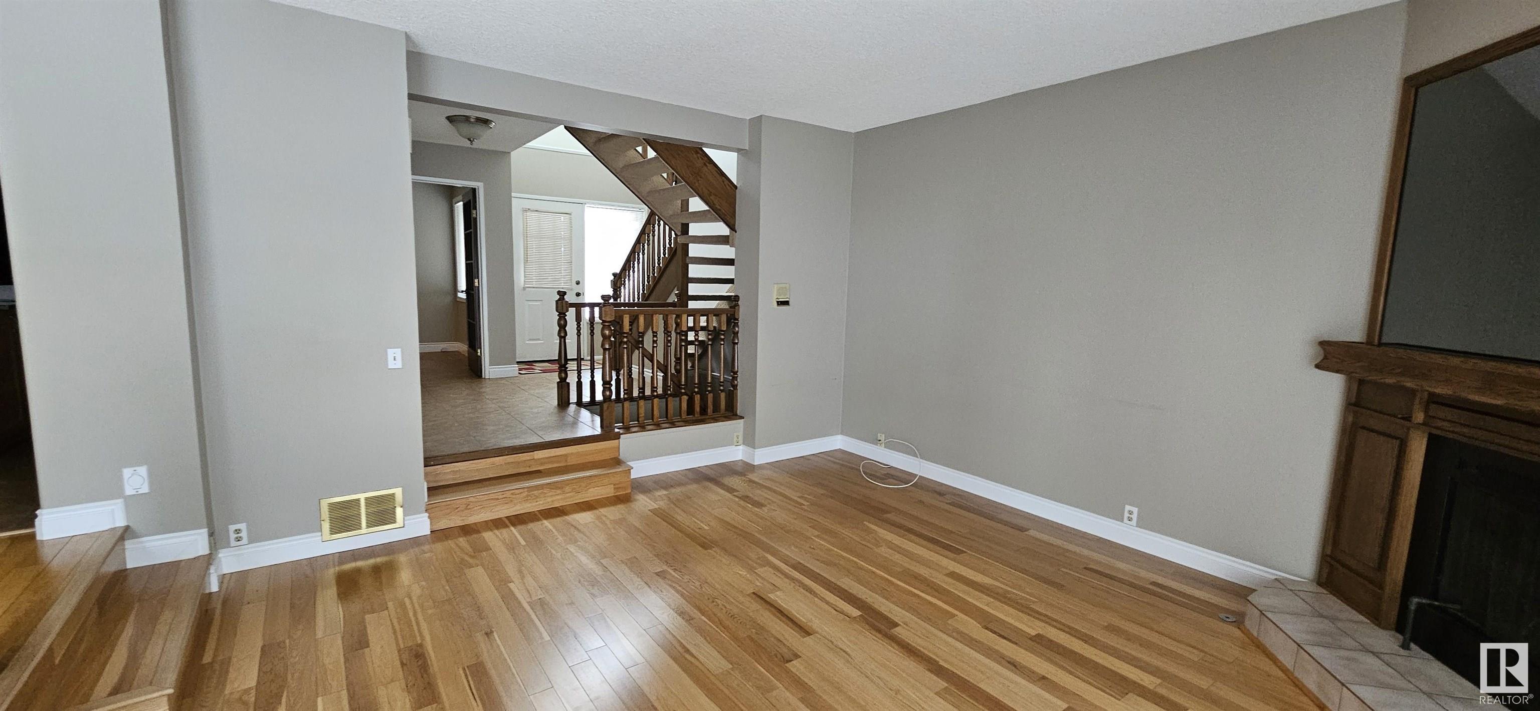      618 Woodbridge WY , Sherwood Park,  ,T8A 4E4 ;  Listing Number: MLS E4420124
