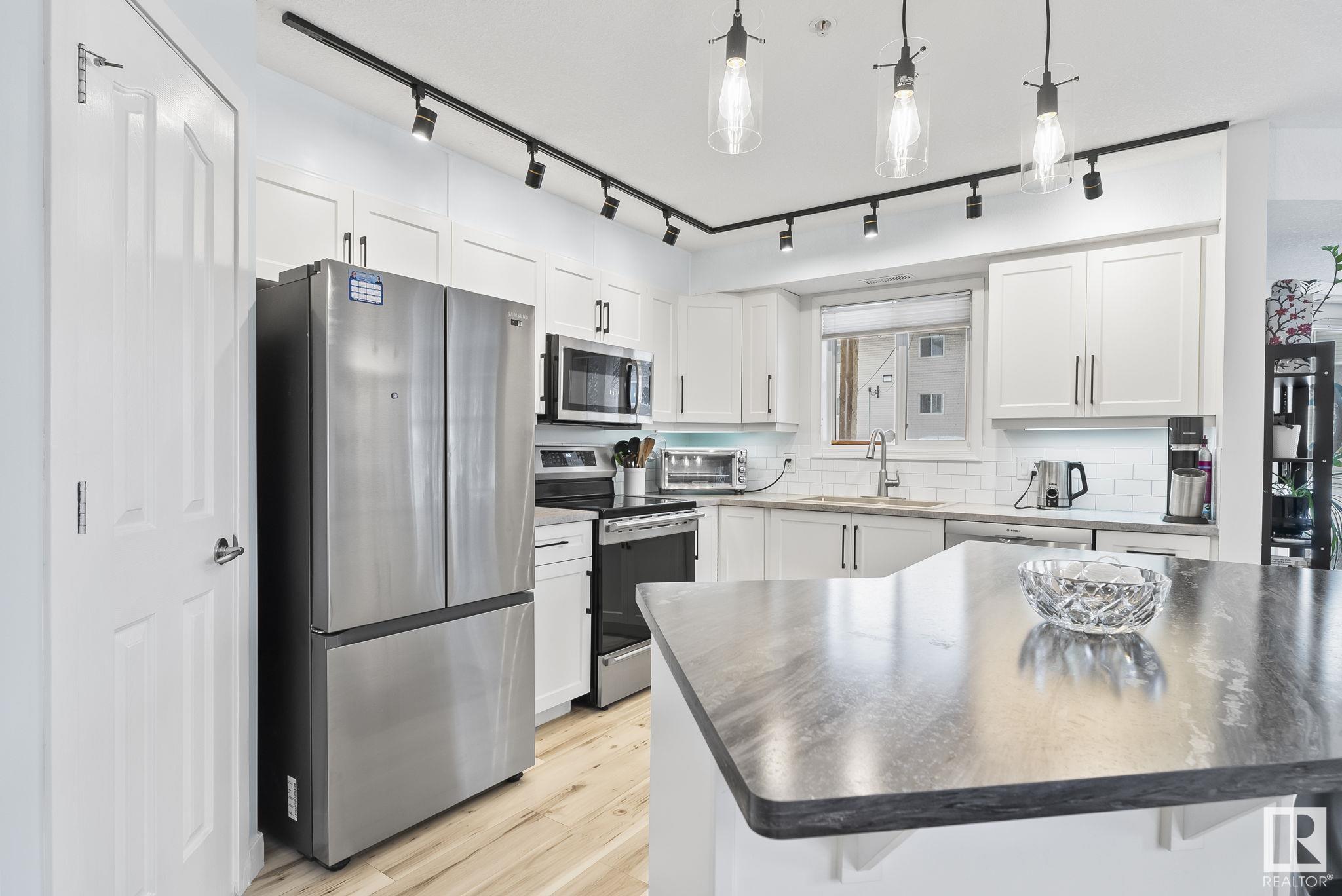 Photo 11 at 109 - 10308 114 Street Nw, Wîhkwêntôwin, Edmonton