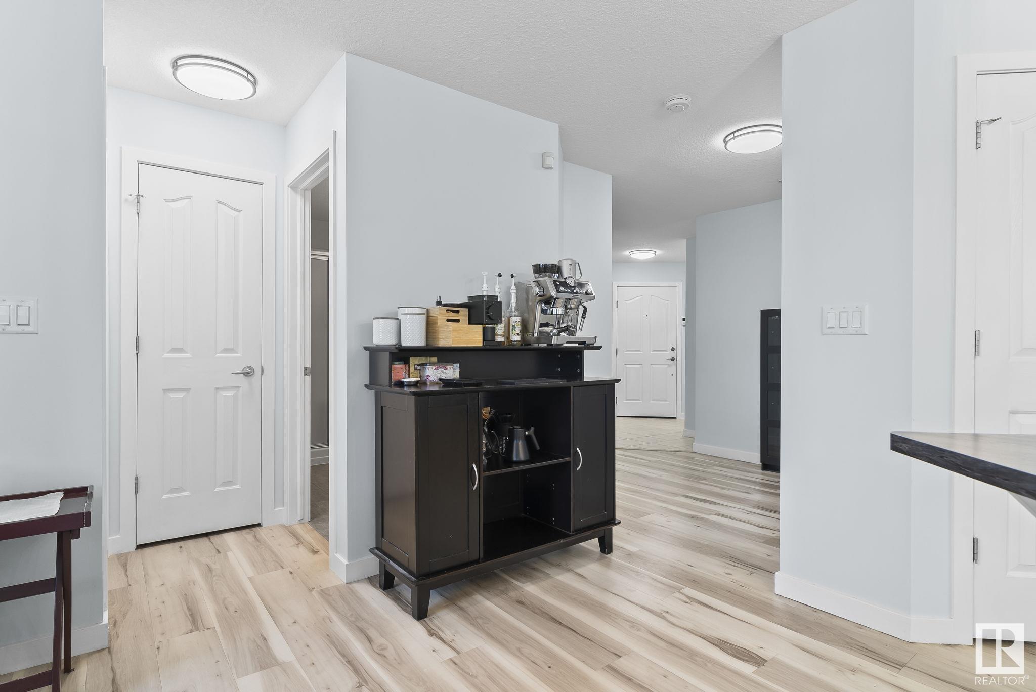 Photo 3 at 109 - 10308 114 Street Nw, Wîhkwêntôwin, Edmonton