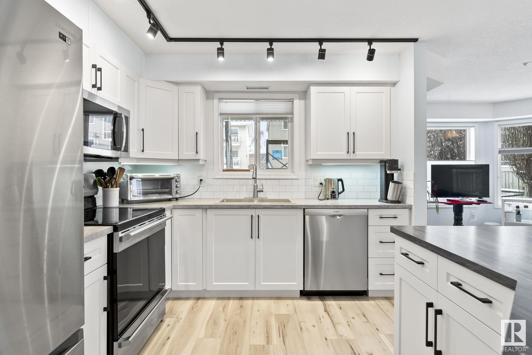 Photo 10 at 109 - 10308 114 Street Nw, Wîhkwêntôwin, Edmonton