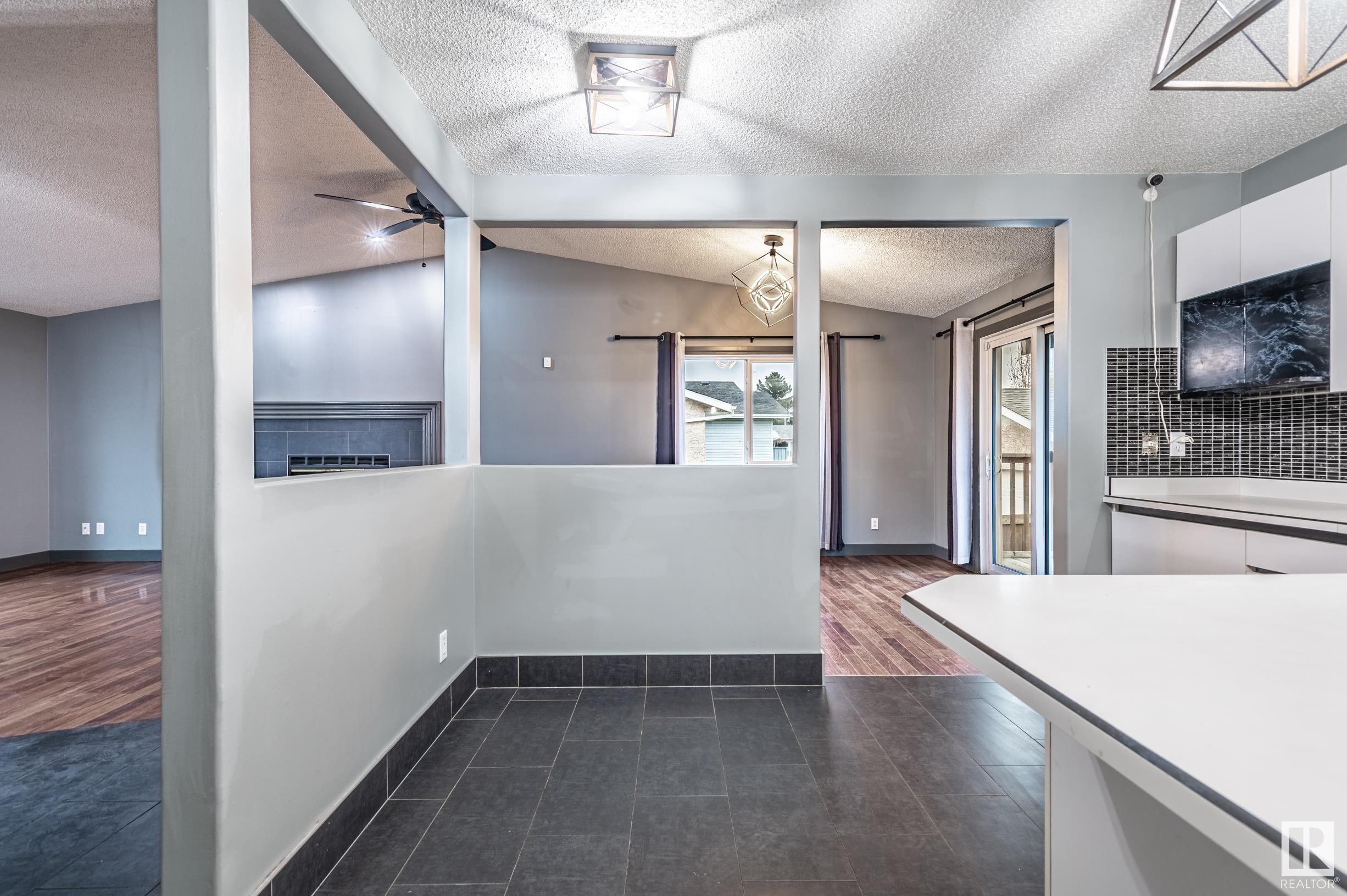      3811 21 AV NW , Edmonton,  ,T6L 4T4 ;  Listing Number: MLS E4420136