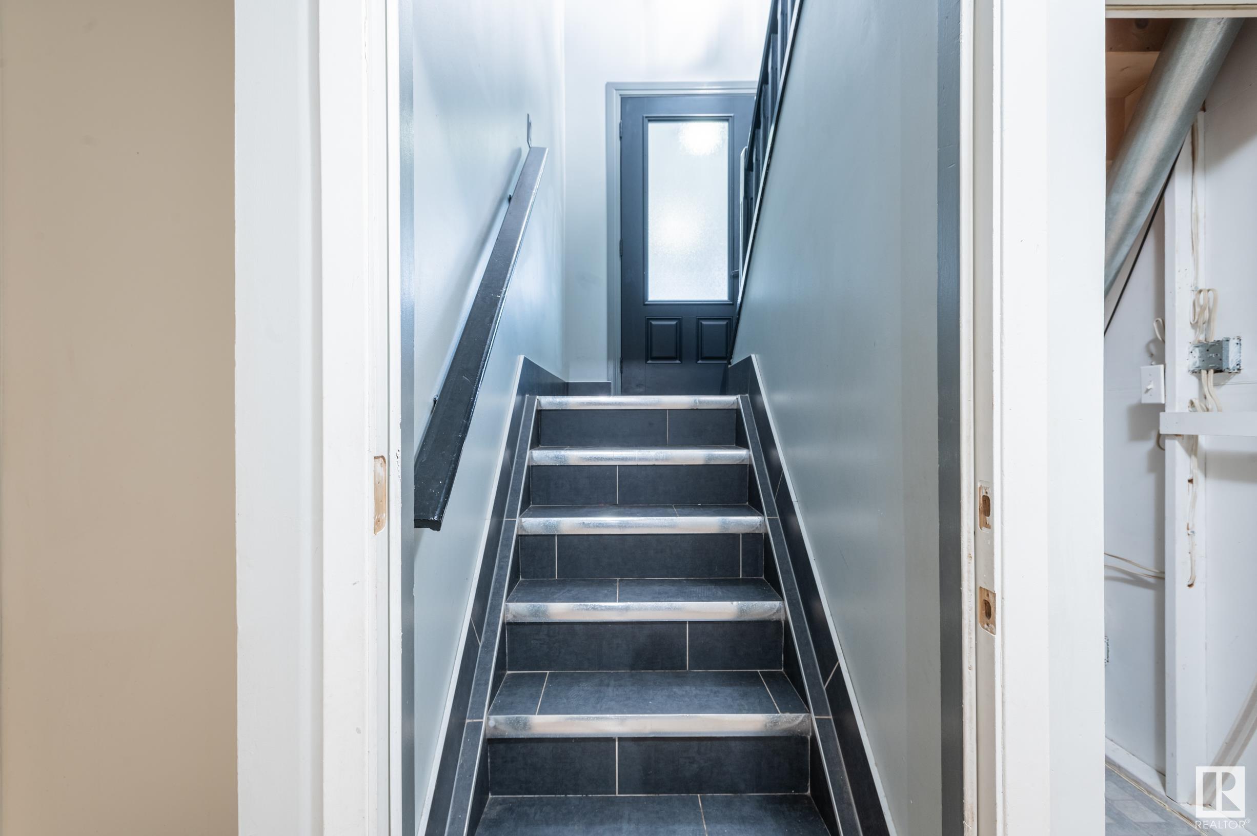      3811 21 AV NW , Edmonton,  ,T6L 4T4 ;  Listing Number: MLS E4420136