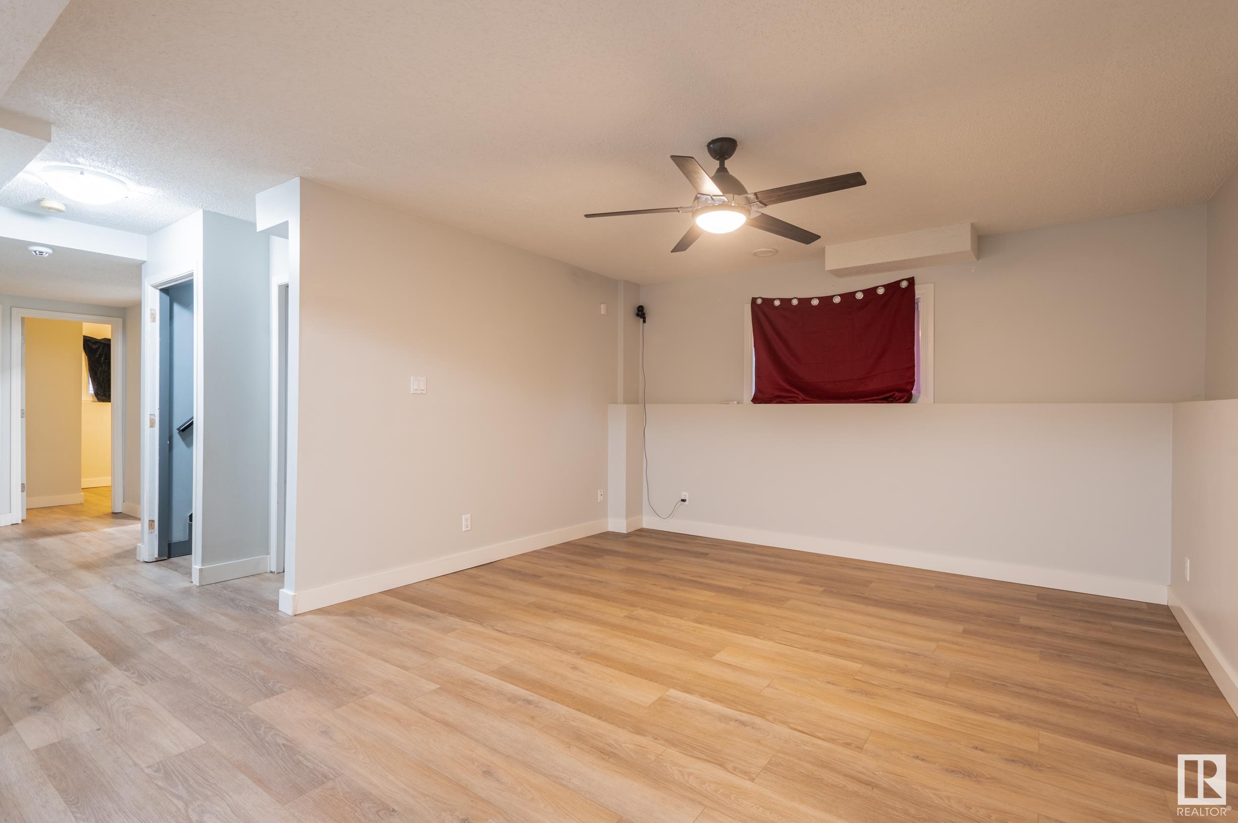      3811 21 AV NW , Edmonton,  ,T6L 4T4 ;  Listing Number: MLS E4420136