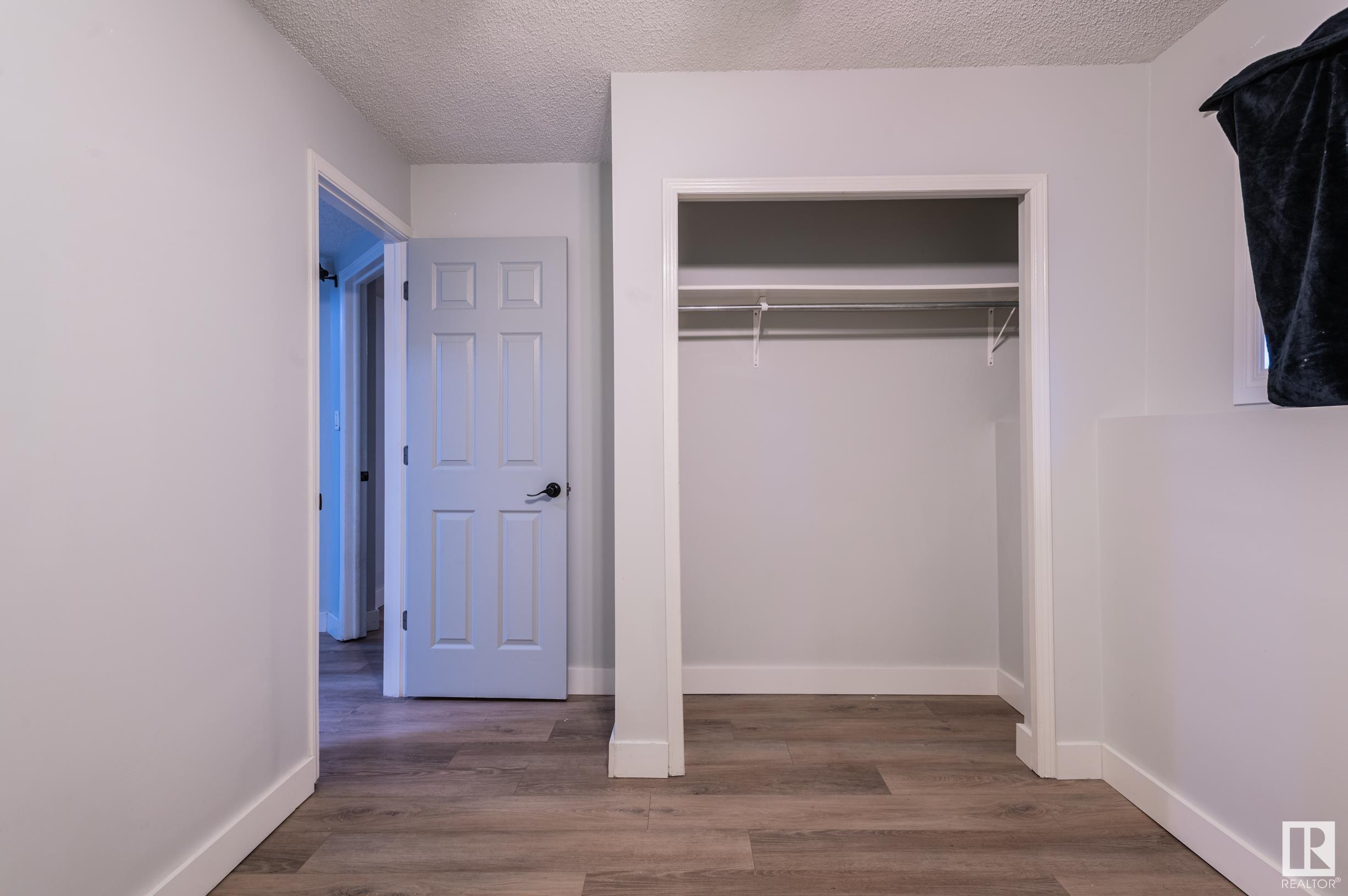      3811 21 AV NW , Edmonton,  ,T6L 4T4 ;  Listing Number: MLS E4420136