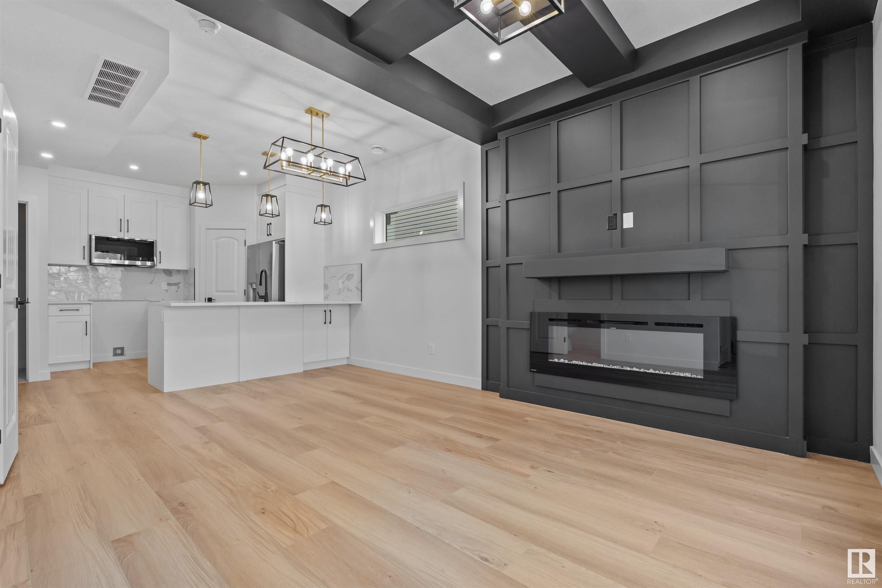 Photo 11 at 9638 109a Avenue Nw, Mccauley, Edmonton