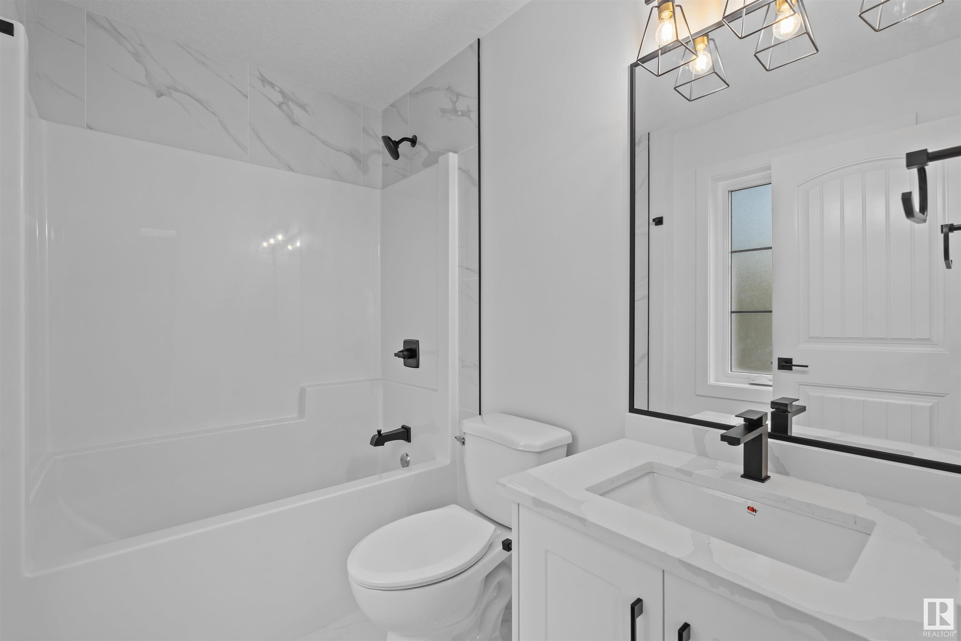 Photo 14 at 9638 109a Avenue Nw, Mccauley, Edmonton