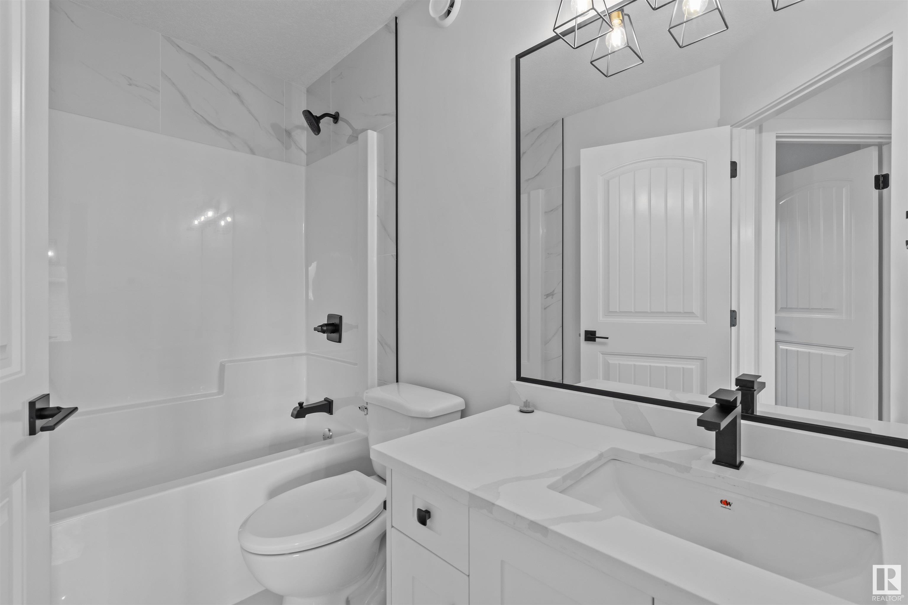Photo 16 at 9638 109a Avenue Nw, Mccauley, Edmonton