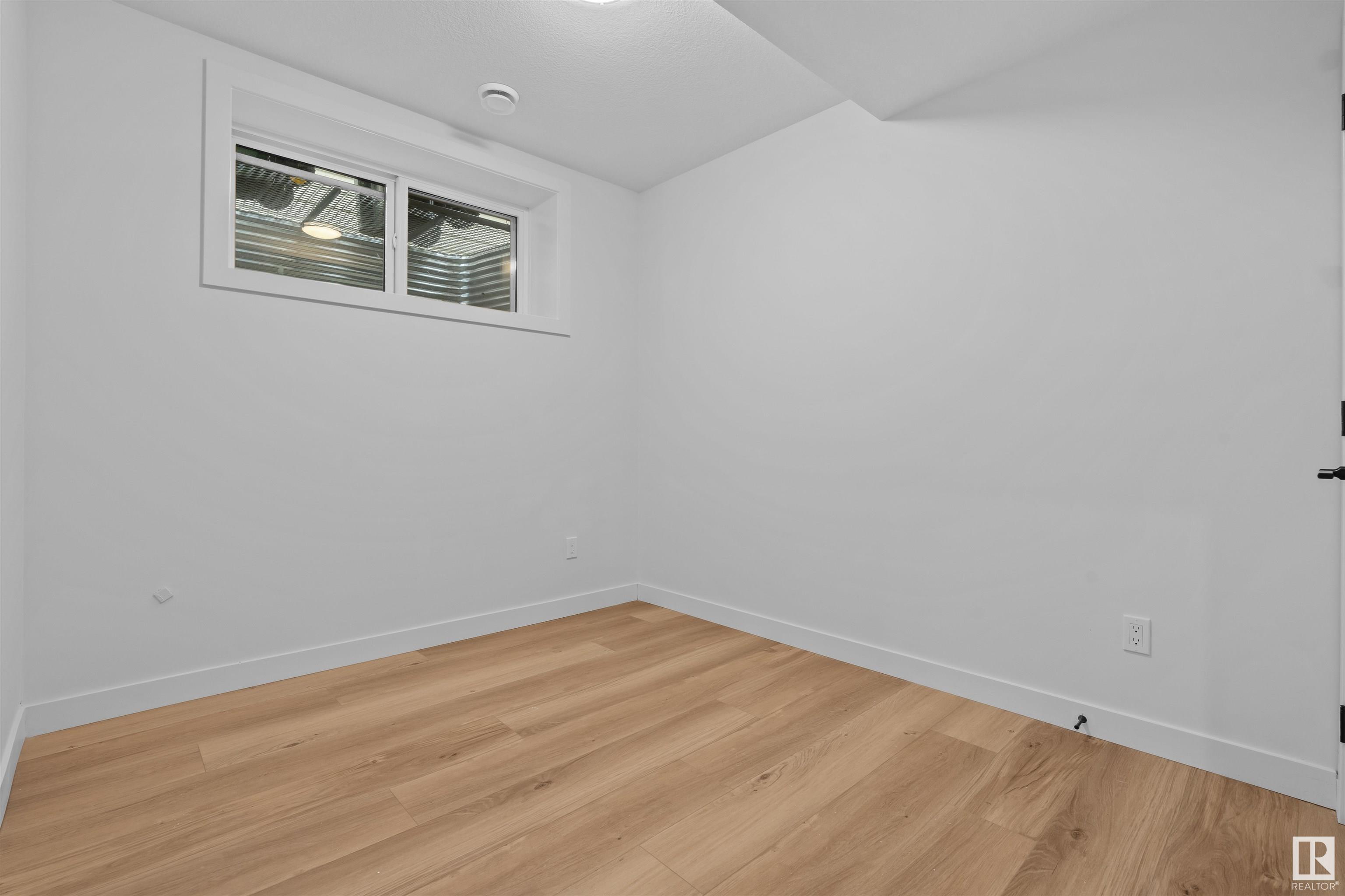 Photo 21 at 9638 109a Avenue Nw, Mccauley, Edmonton