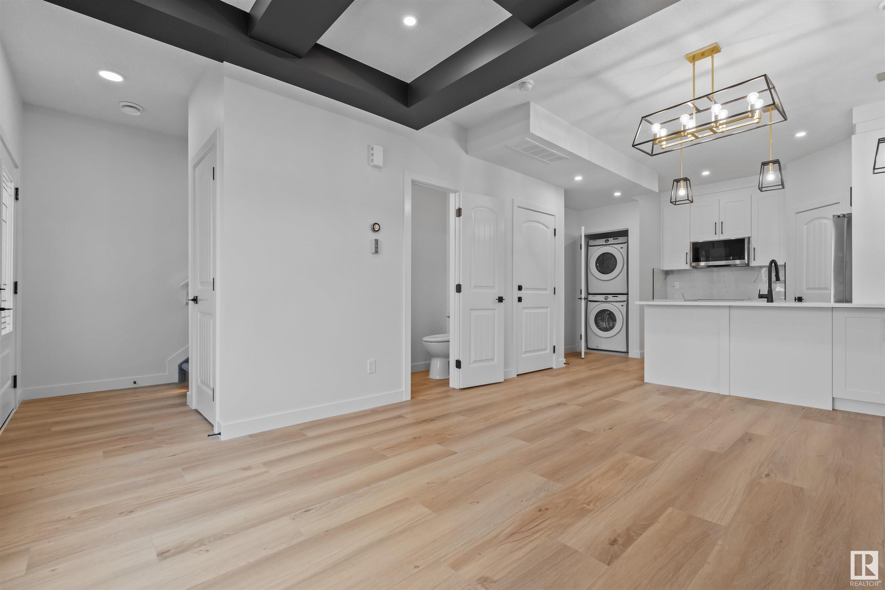 Photo 9 at 9638 109a Avenue Nw, Mccauley, Edmonton