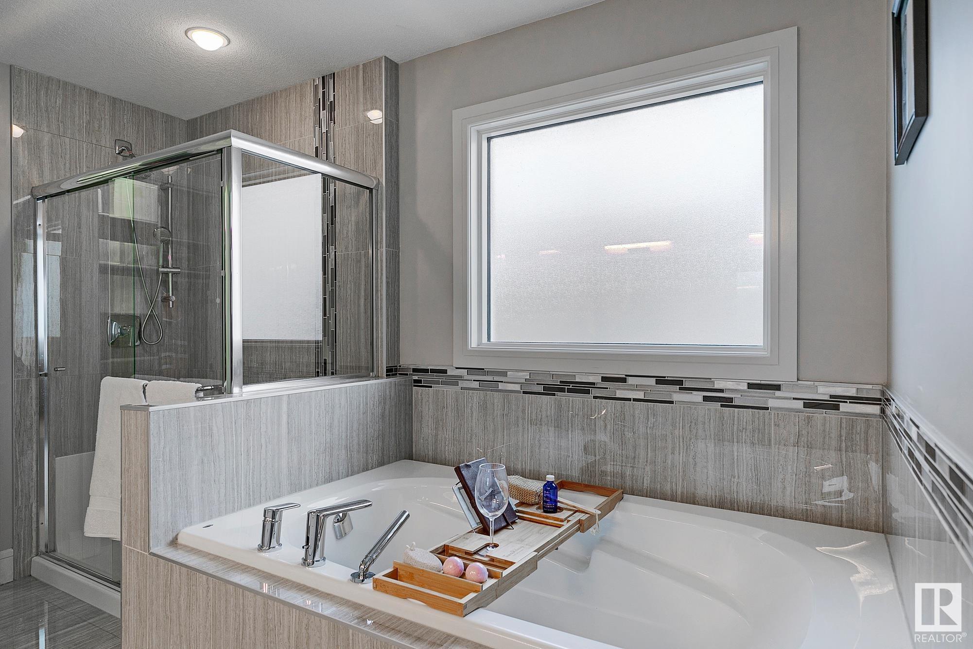      3366 CHICKADEE DR NW , Edmonton,  ,T5V 1T7 ;  Listing Number: MLS E4420147