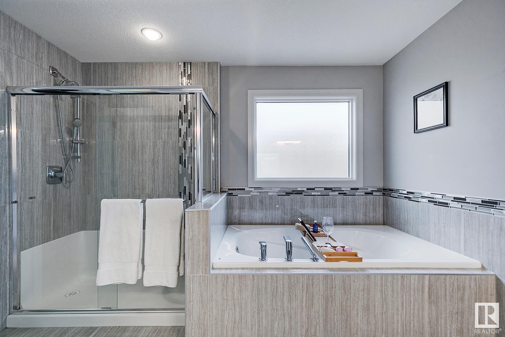      3366 CHICKADEE DR NW , Edmonton,  ,T5V 1T7 ;  Listing Number: MLS E4420147