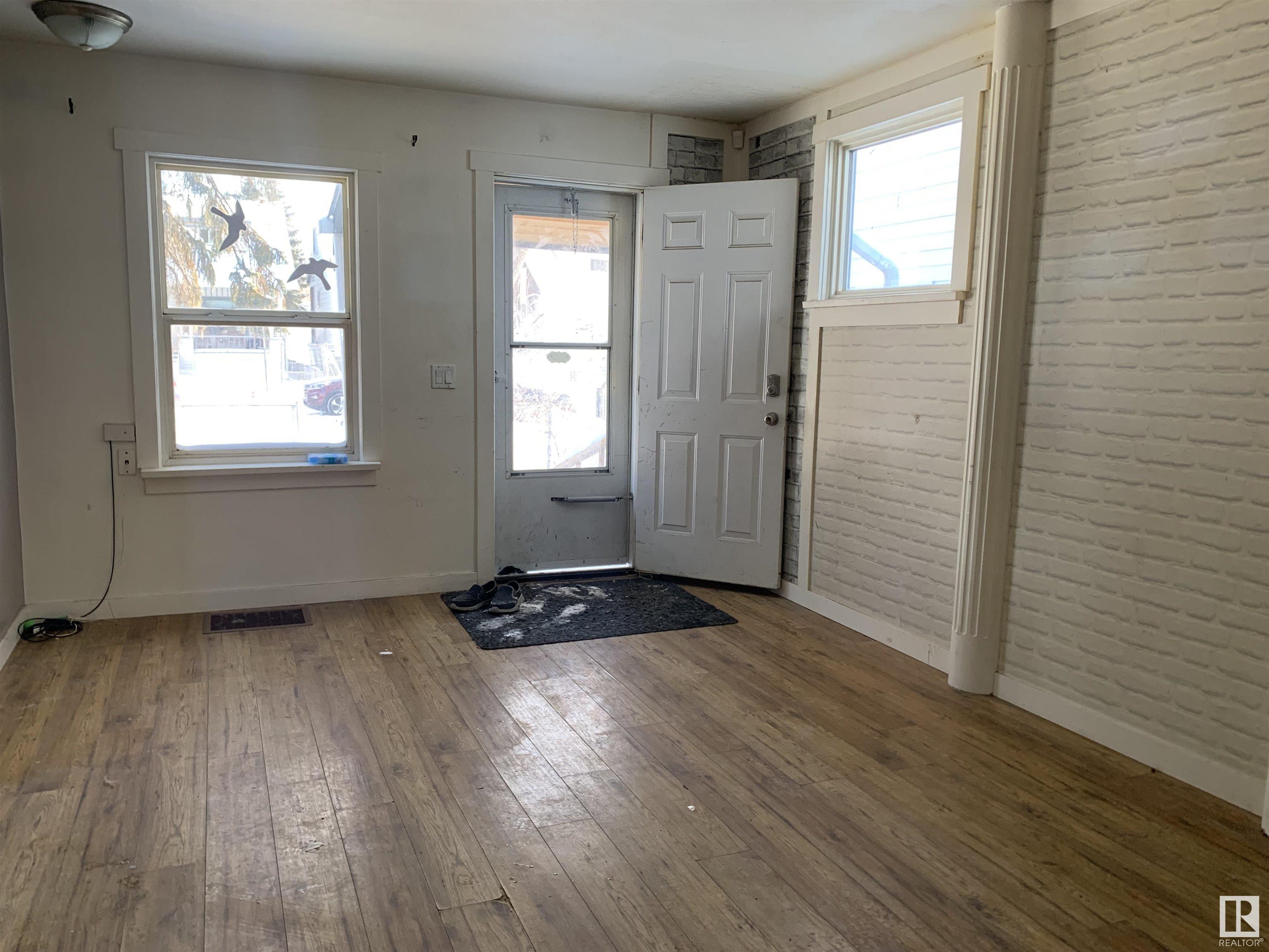      12010 91 ST NW , Edmonton,  ,T5B 4B8 ;  Listing Number: MLS E4420149