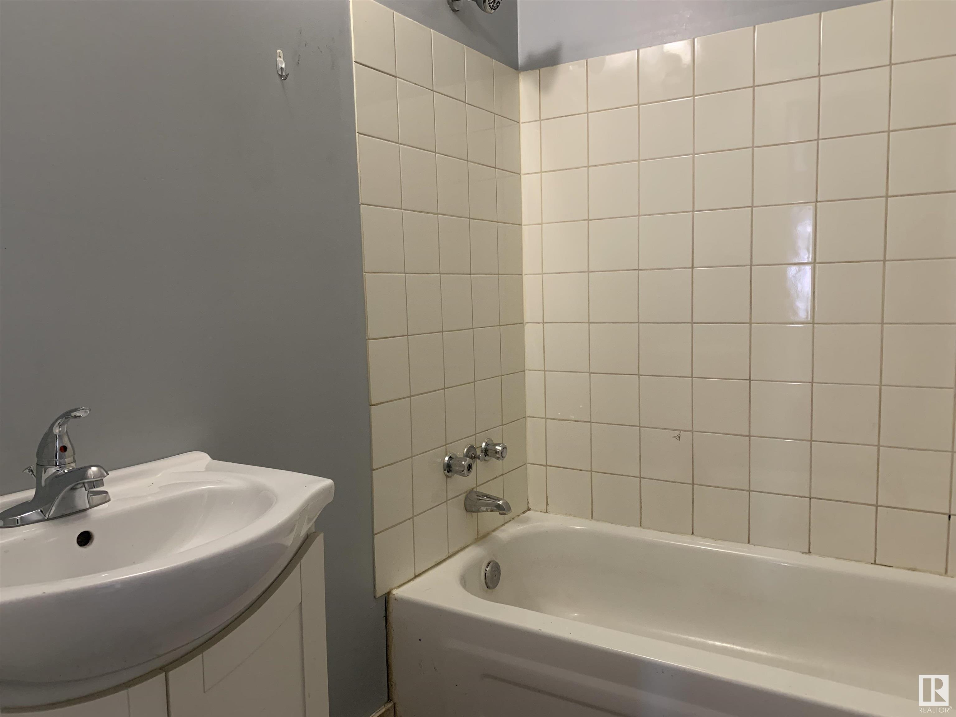      12010 91 ST NW , Edmonton,  ,T5B 4B8 ;  Listing Number: MLS E4420149