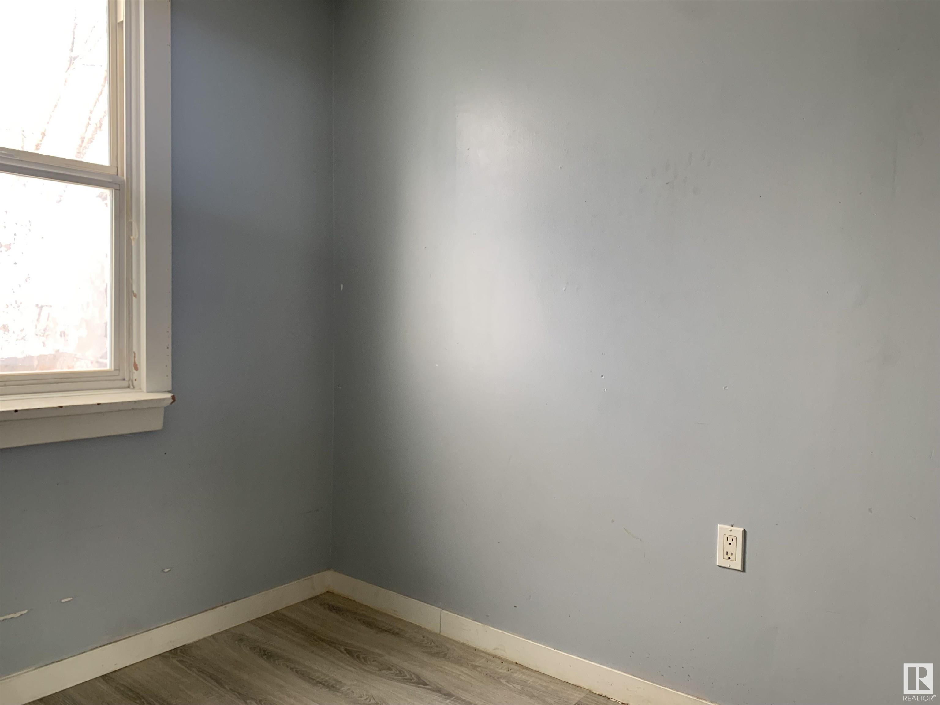      12010 91 ST NW , Edmonton,  ,T5B 4B8 ;  Listing Number: MLS E4420149
