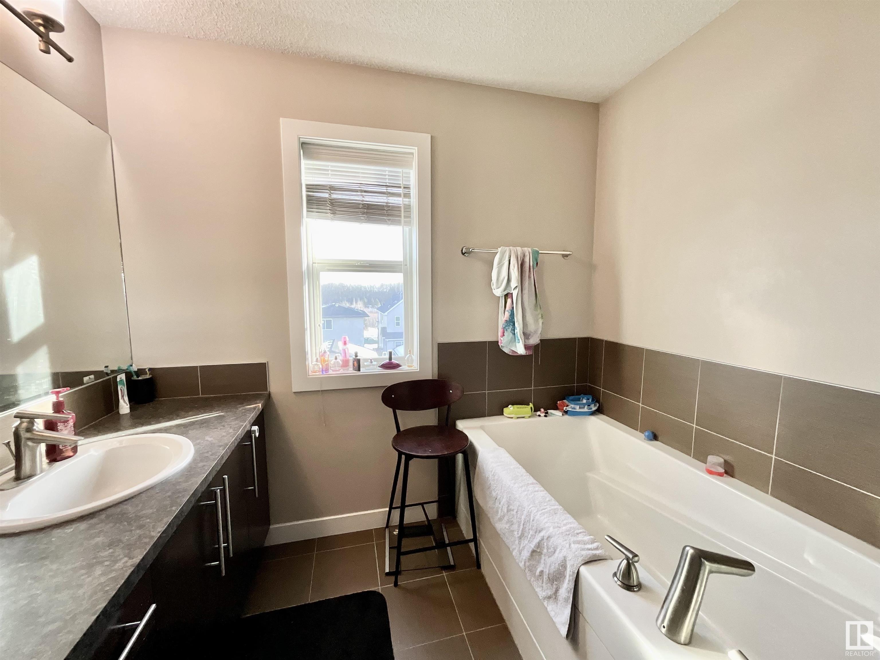      9747 221 ST NW , Edmonton,  ,T5T 4H7 ;  Listing Number: MLS E4420159